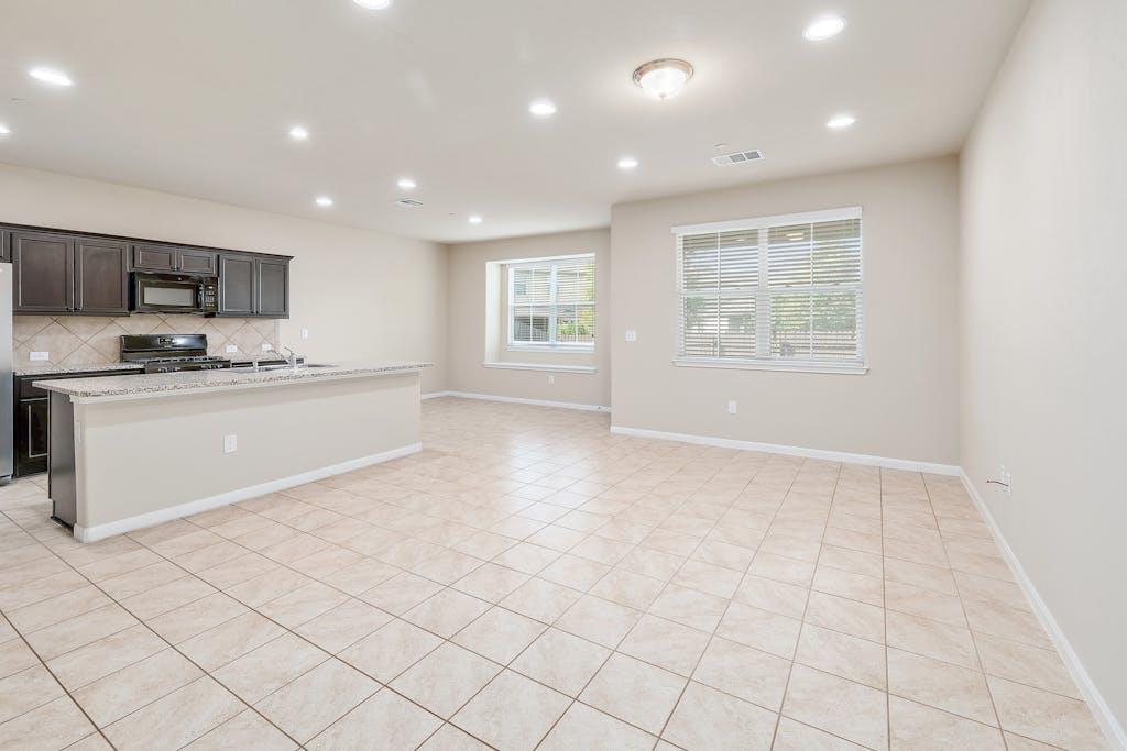 2880 Donnell Dr # 202, Round Rock, TX 78664