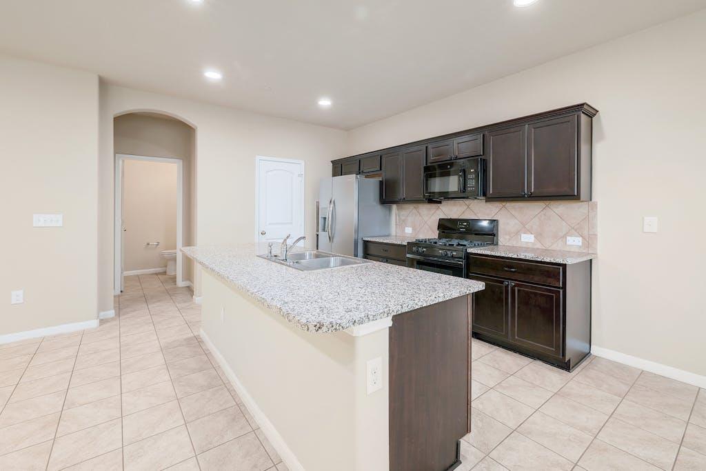 2880 Donnell Dr # 202, Round Rock, TX 78664