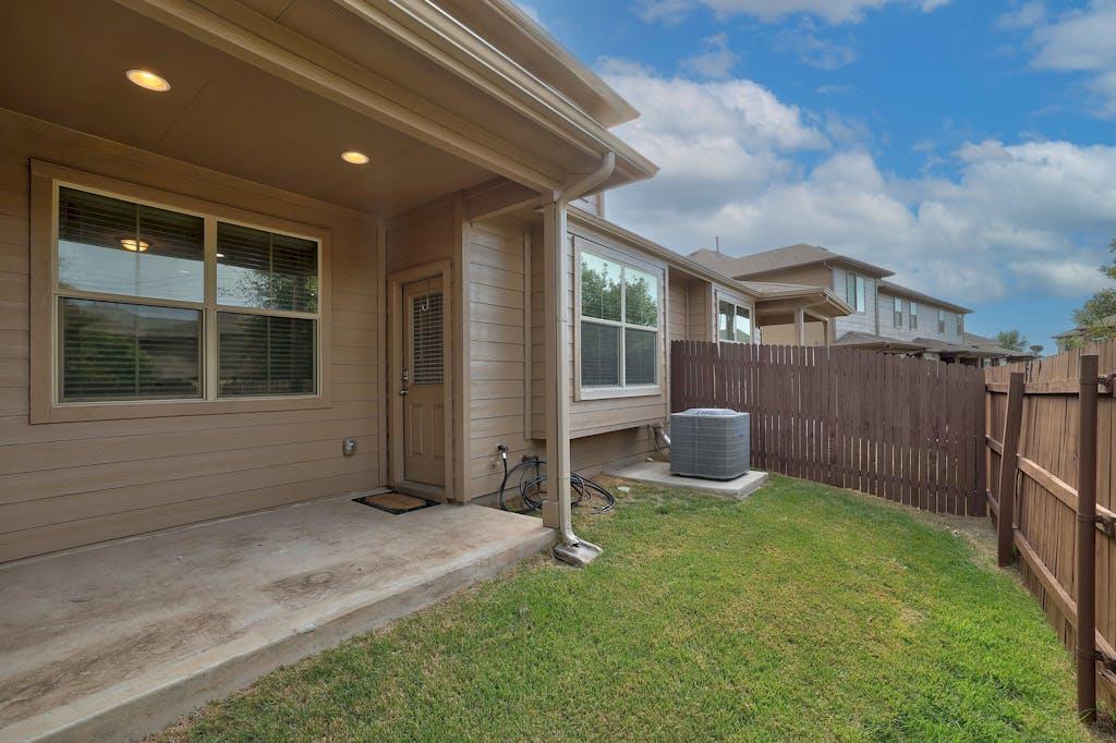 2880 Donnell Dr # 202, Round Rock, TX 78664