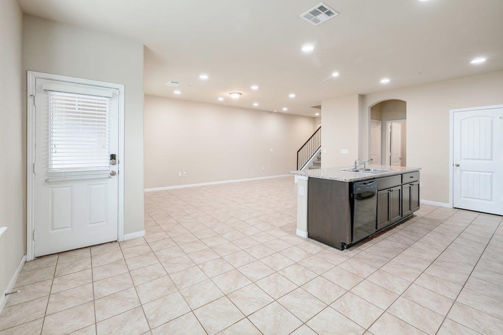 2880 Donnell Dr # 202, Round Rock, TX 78664