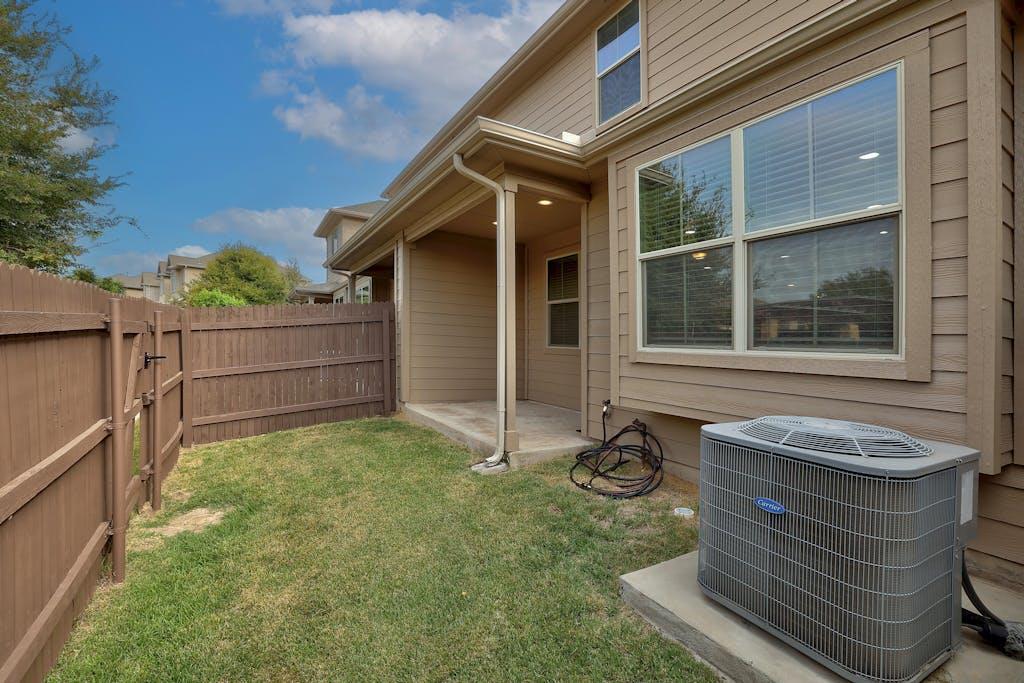 2880 Donnell Dr # 202, Round Rock, TX 78664