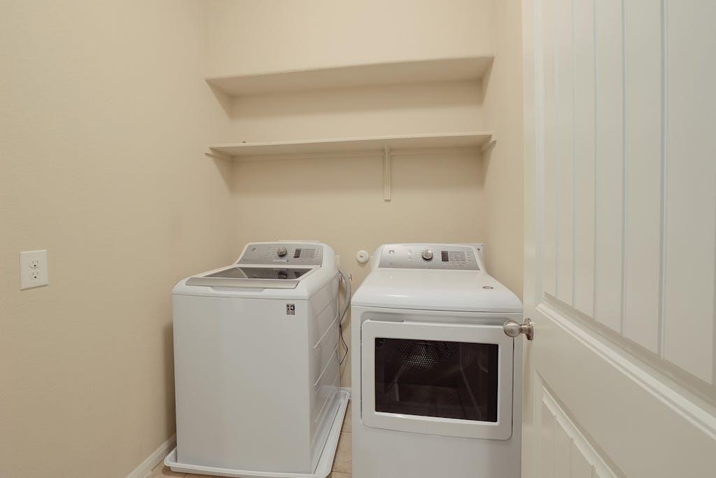 2880 Donnell Dr # 202, Round Rock, TX 78664