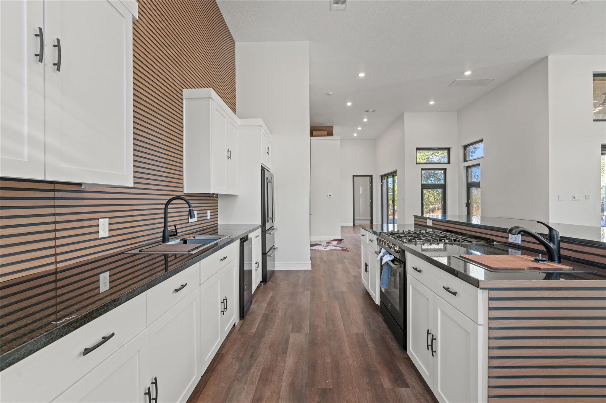 265 Maple Leaf Trl, Elgin, TX 78621