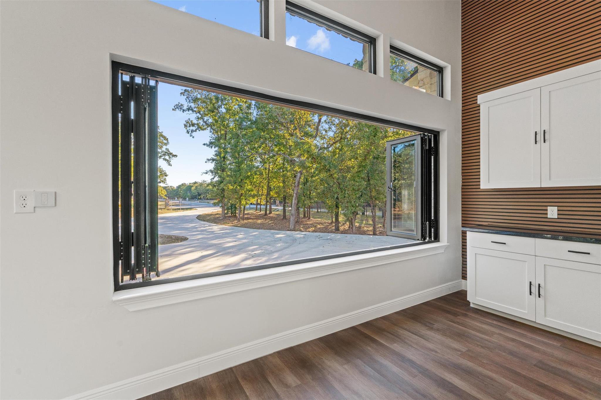 265 Maple Leaf Trl, Elgin, TX 78621