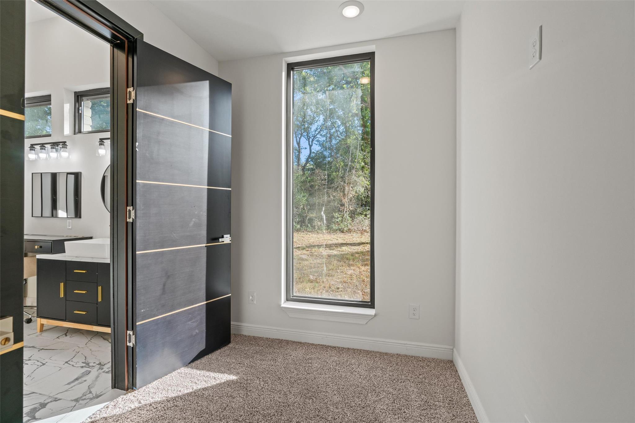 265 Maple Leaf Trl, Elgin, TX 78621