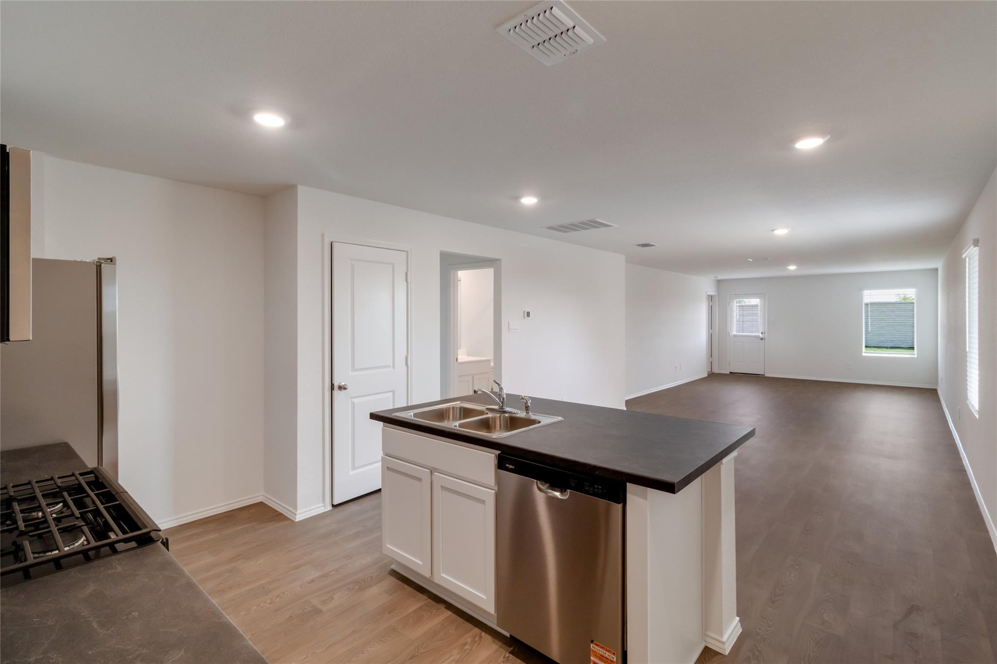 472 Sandringham Loop, Uhland, TX 78640