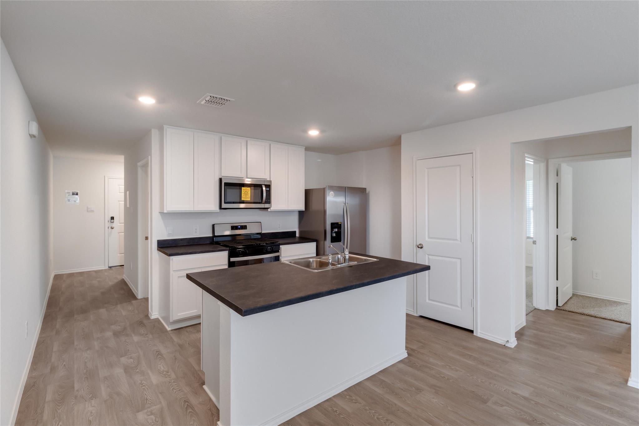 472 Sandringham Loop, Uhland, TX 78640