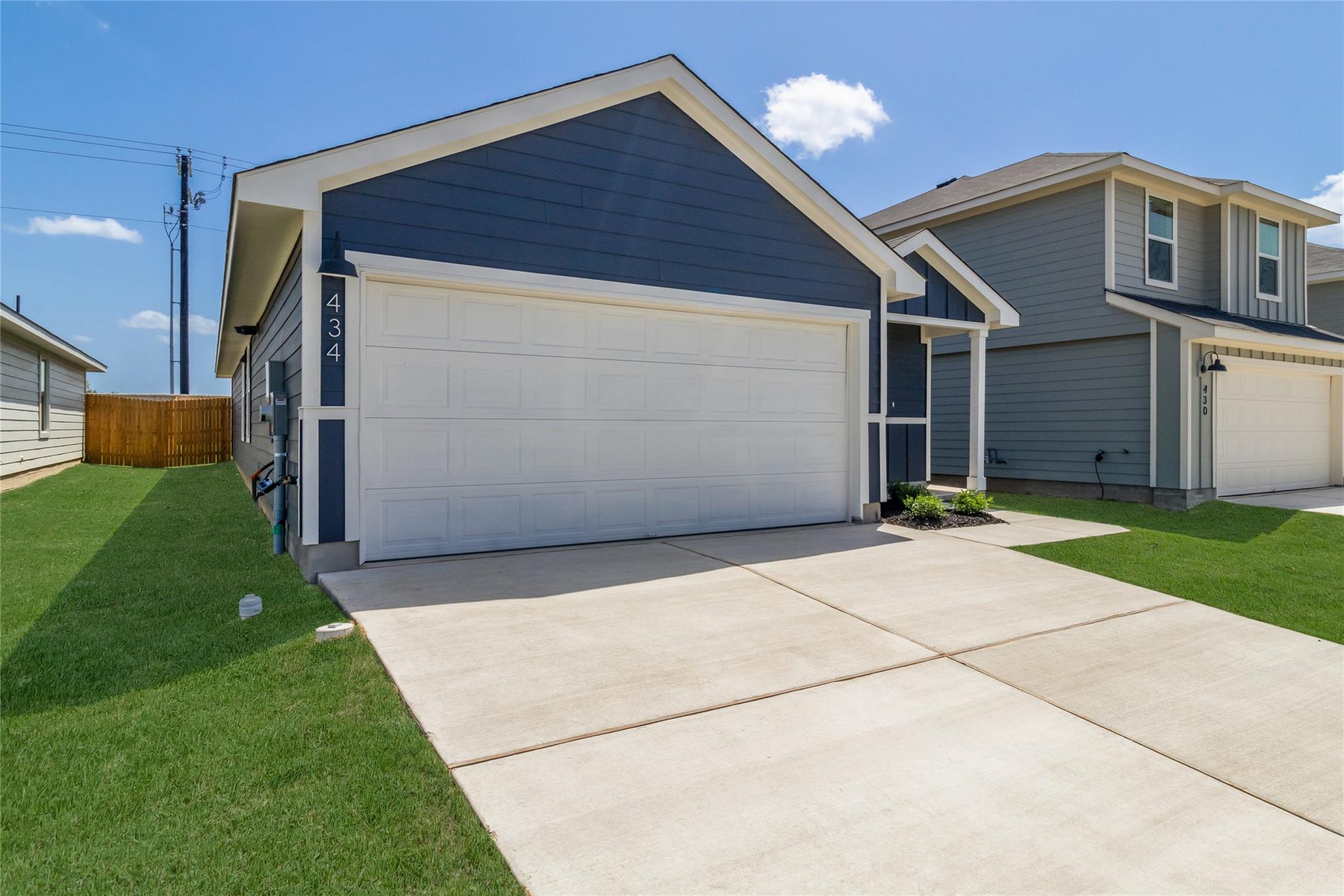 472 Sandringham Loop, Uhland, TX 78640