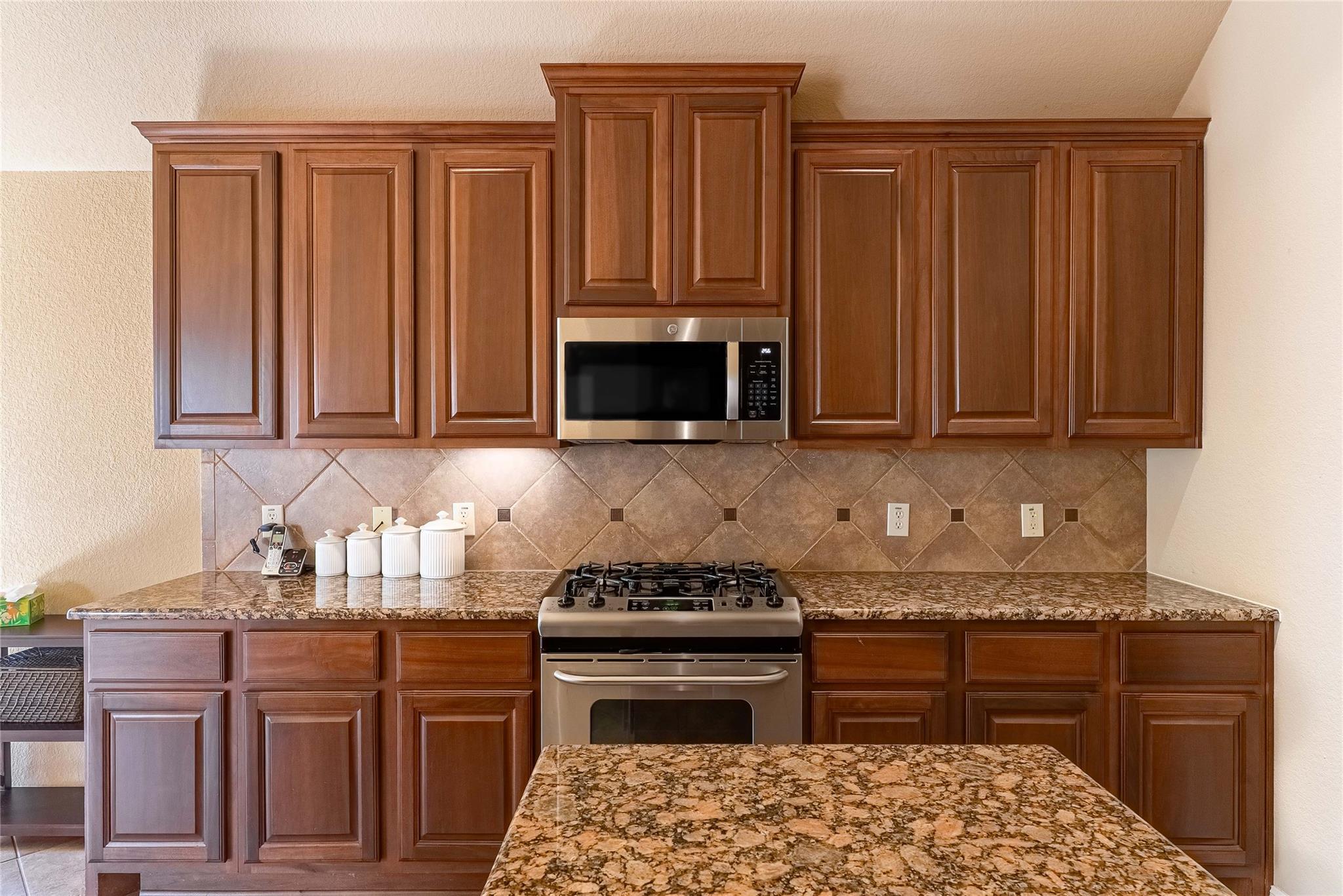 2725 Highland Trl, Leander, TX 78641