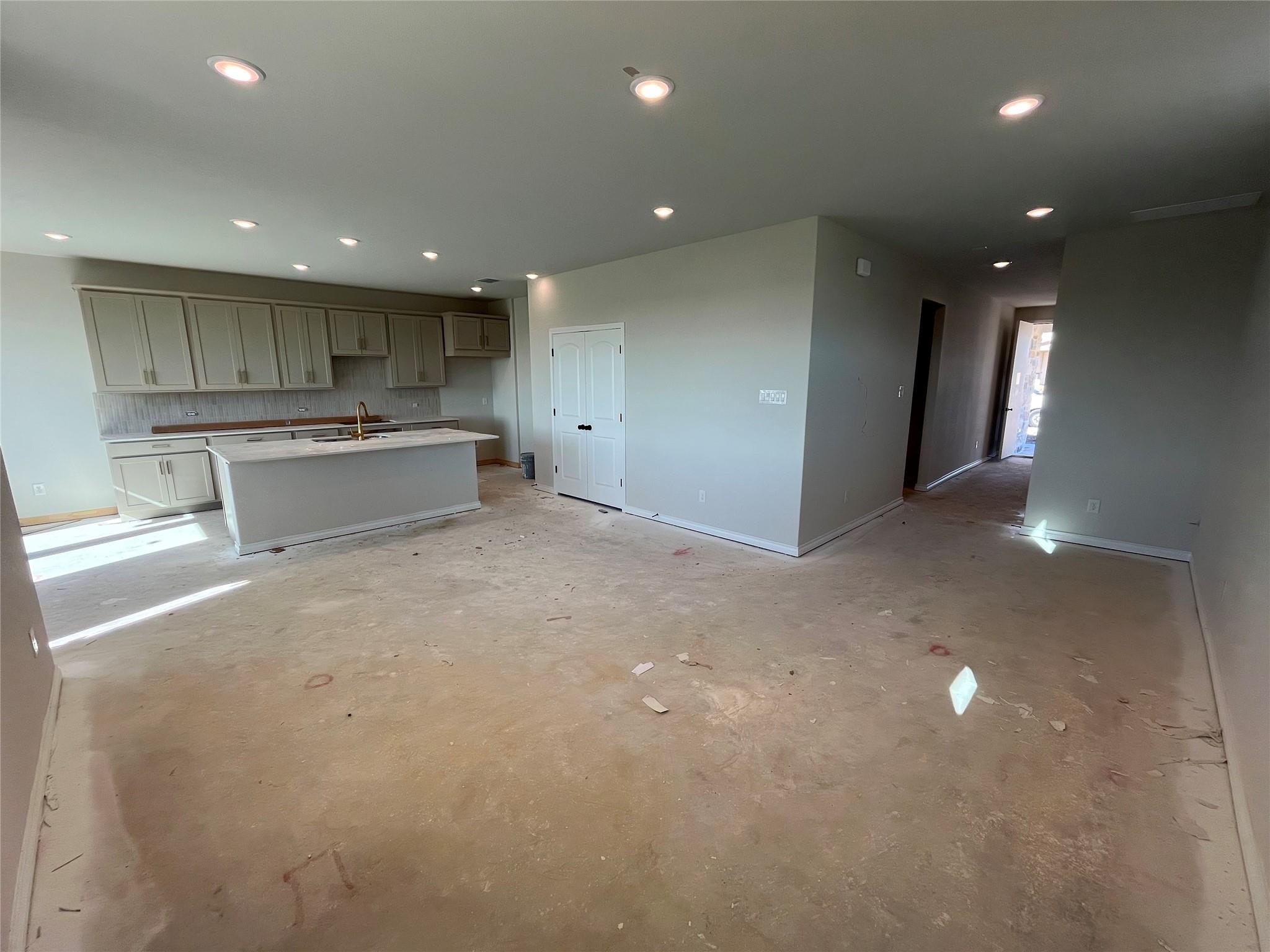 124 Clover Bnd, Liberty Hill, TX 78642