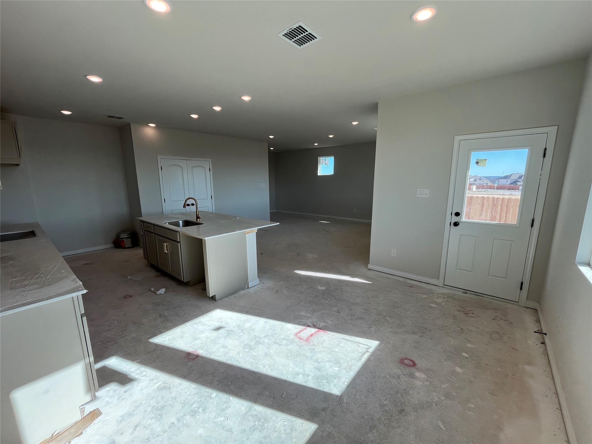 124 Clover Bnd, Liberty Hill, TX 78642