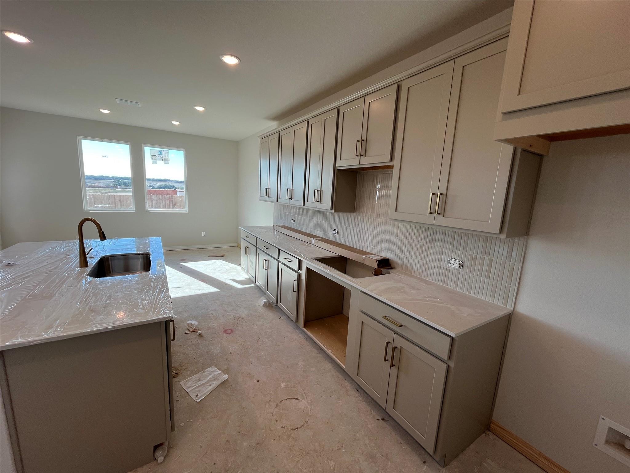 124 Clover Bnd, Liberty Hill, TX 78642