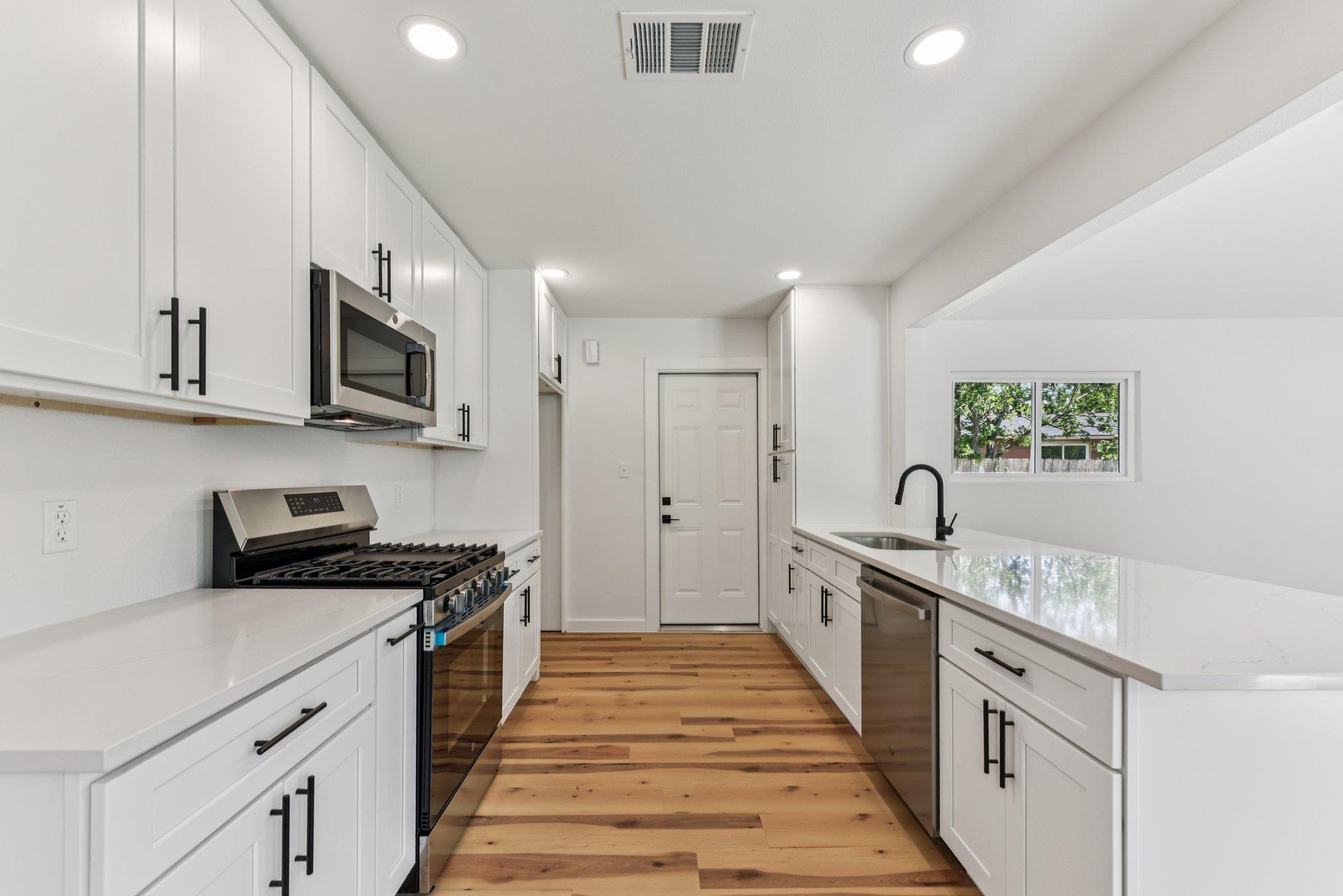 2938 Pecan Springs Rd, Austin, TX 78723