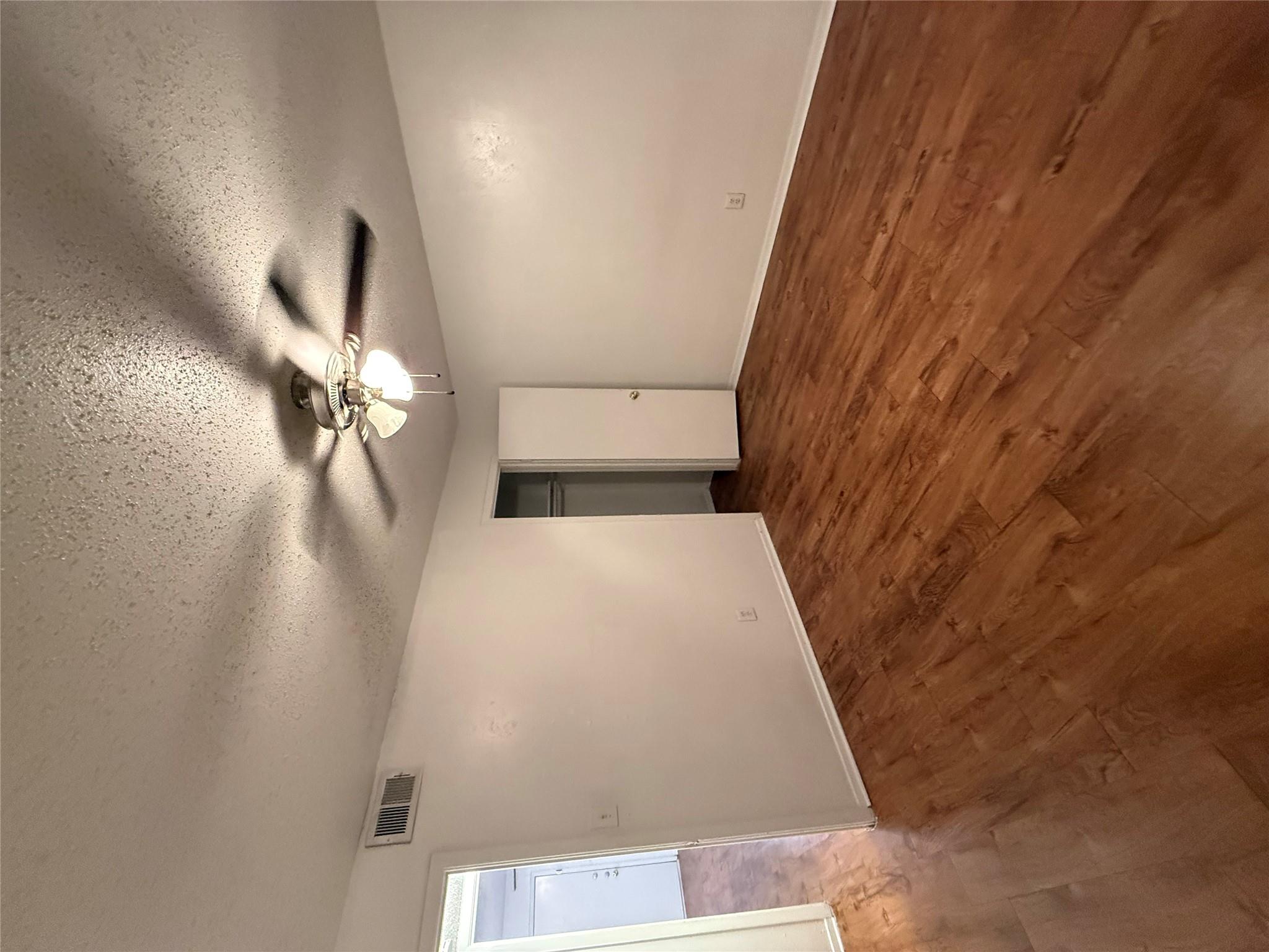 2704 Salado St # 106, Austin, TX 78705