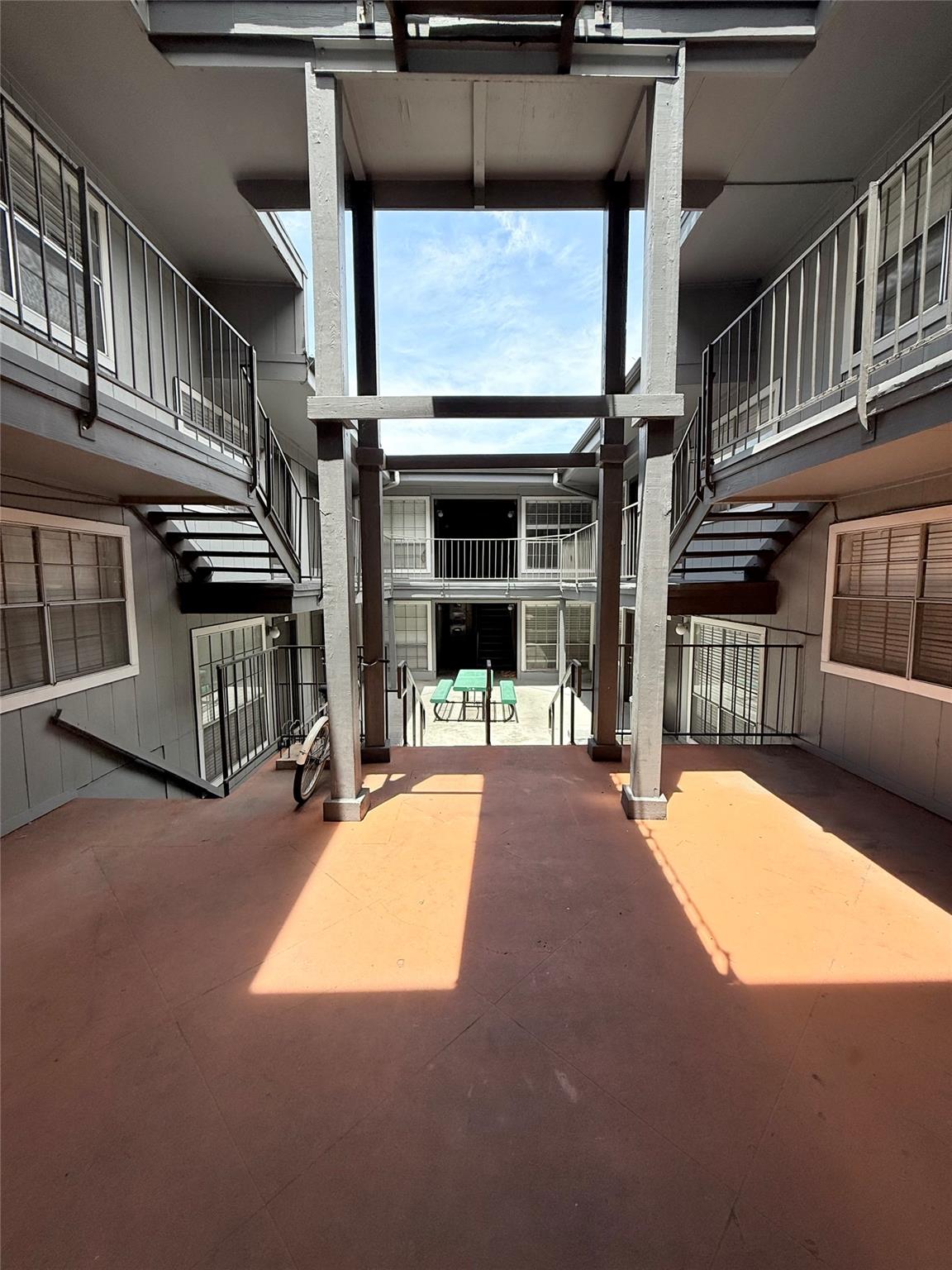 2704 Salado St # 106, Austin, TX 78705