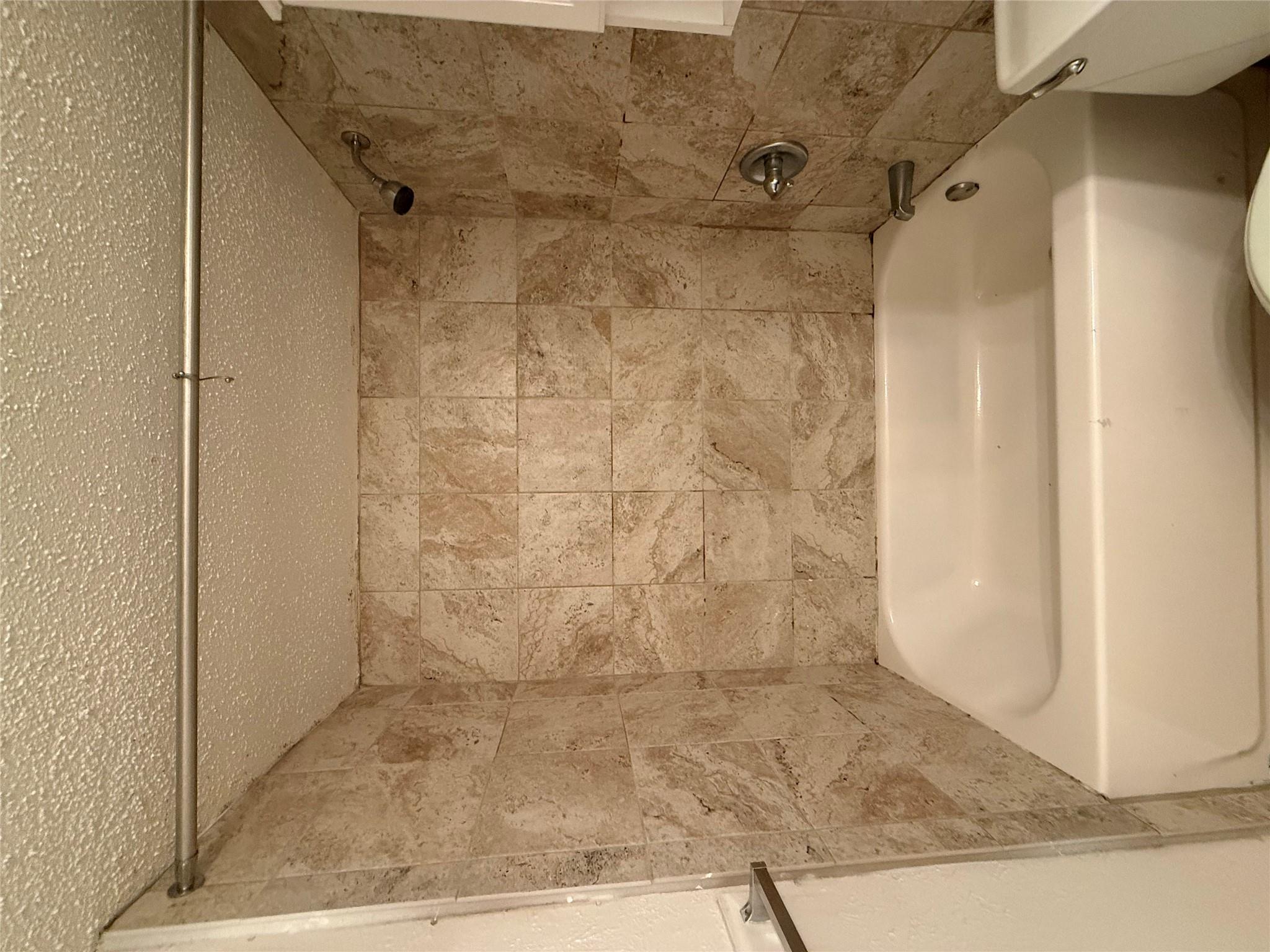 2704 Salado St # 106, Austin, TX 78705