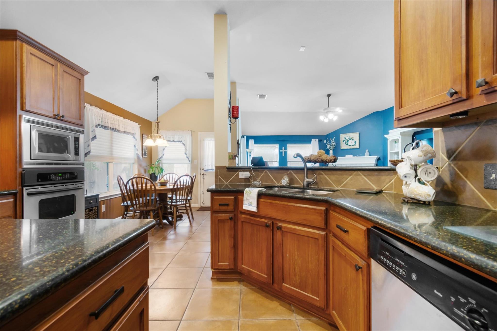 9437 Caves Valley Dr, Austin, TX 78717