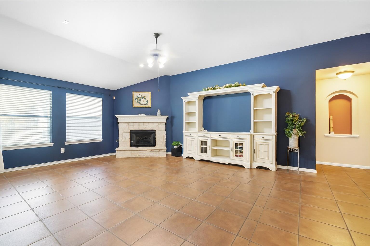 9437 Caves Valley Dr, Austin, TX 78717