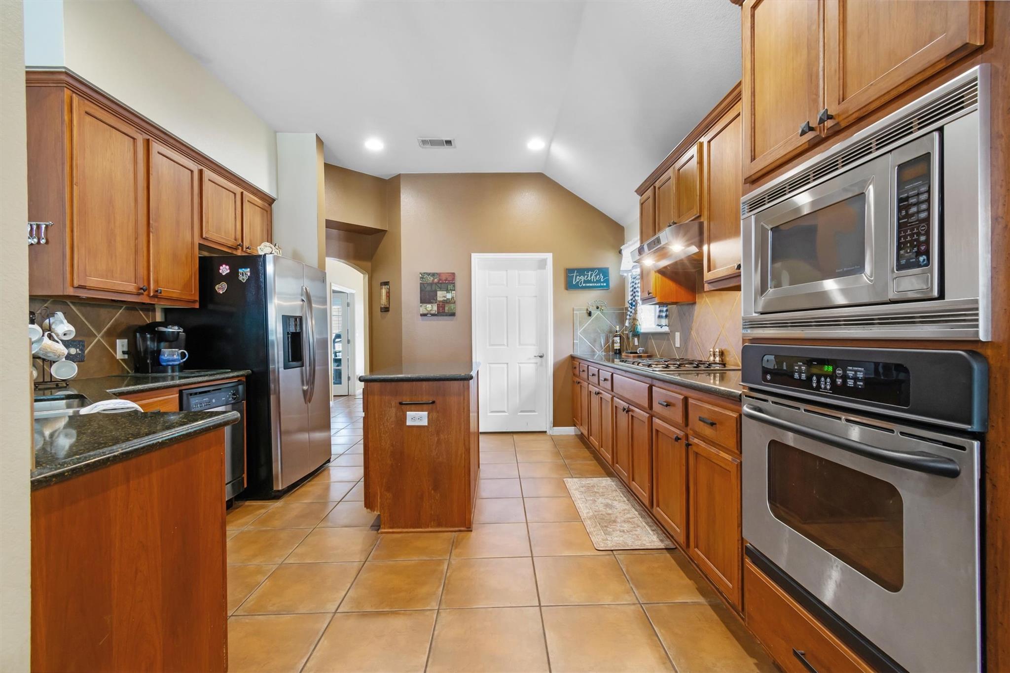 9437 Caves Valley Dr, Austin, TX 78717