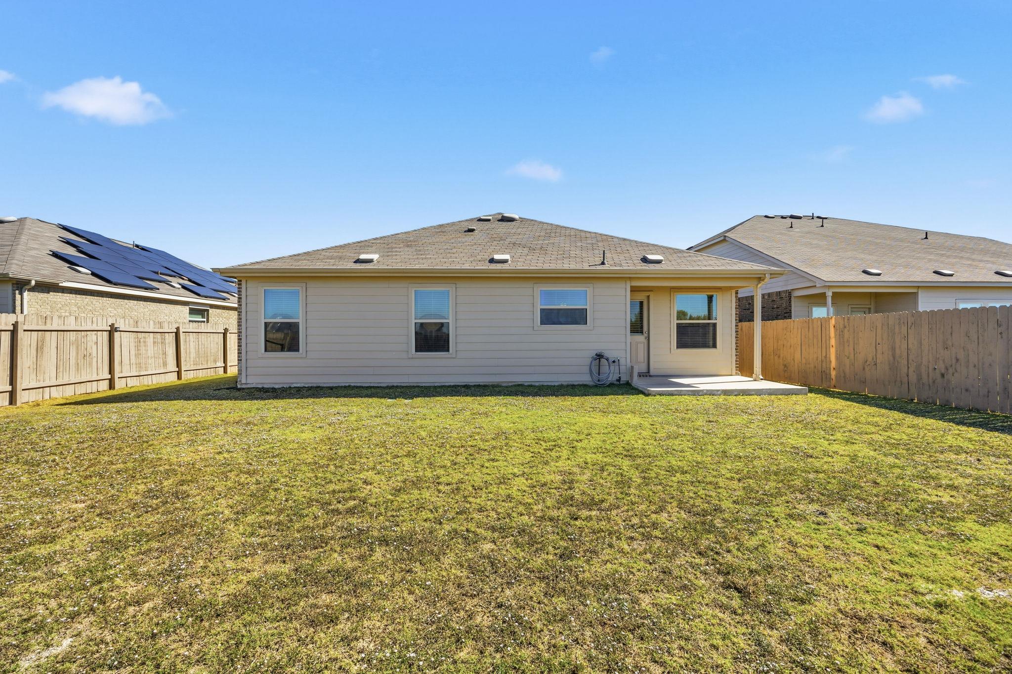 709 Carol Dr, Hutto, TX 78634