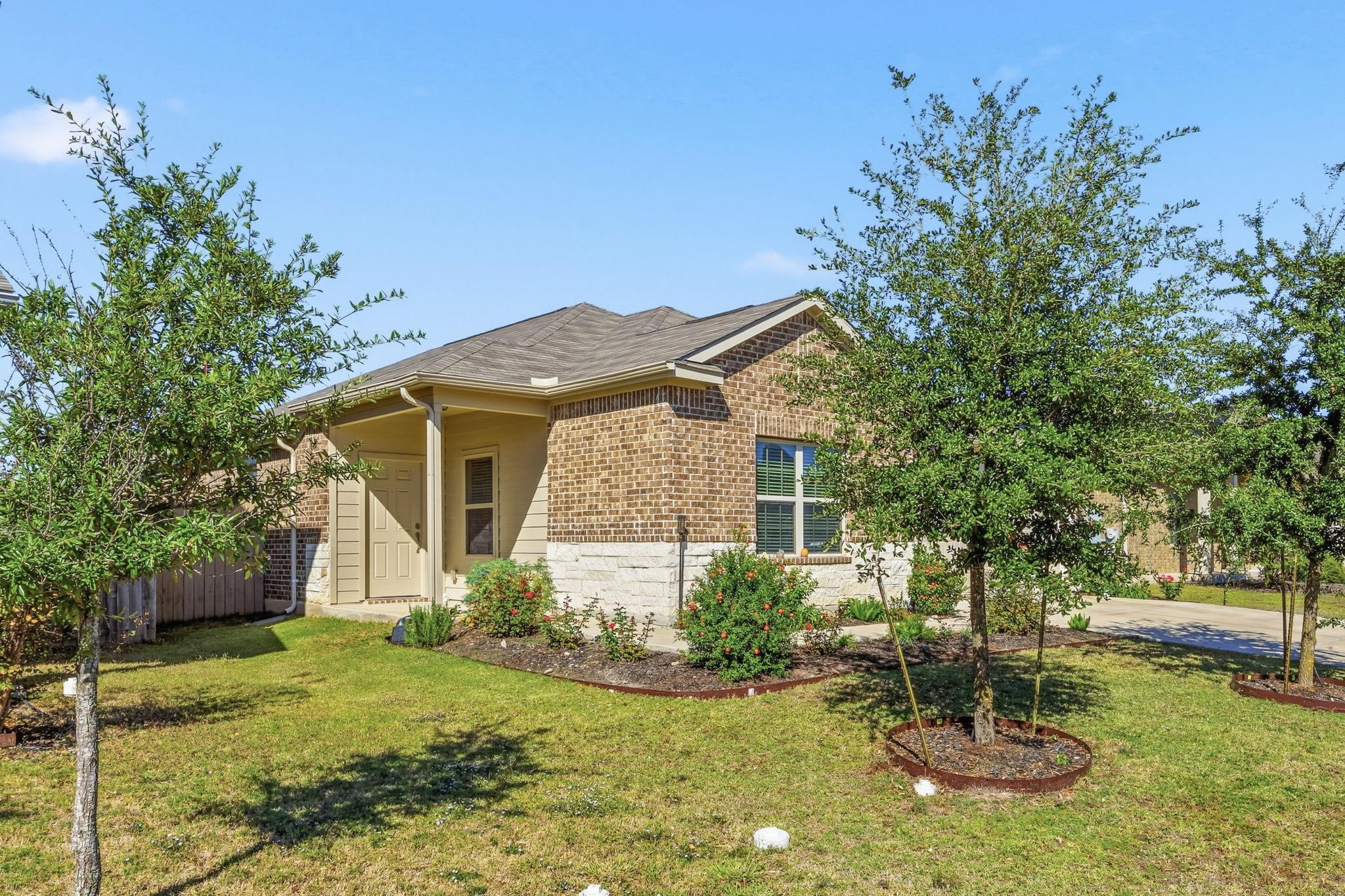 709 Carol Dr, Hutto, TX 78634
