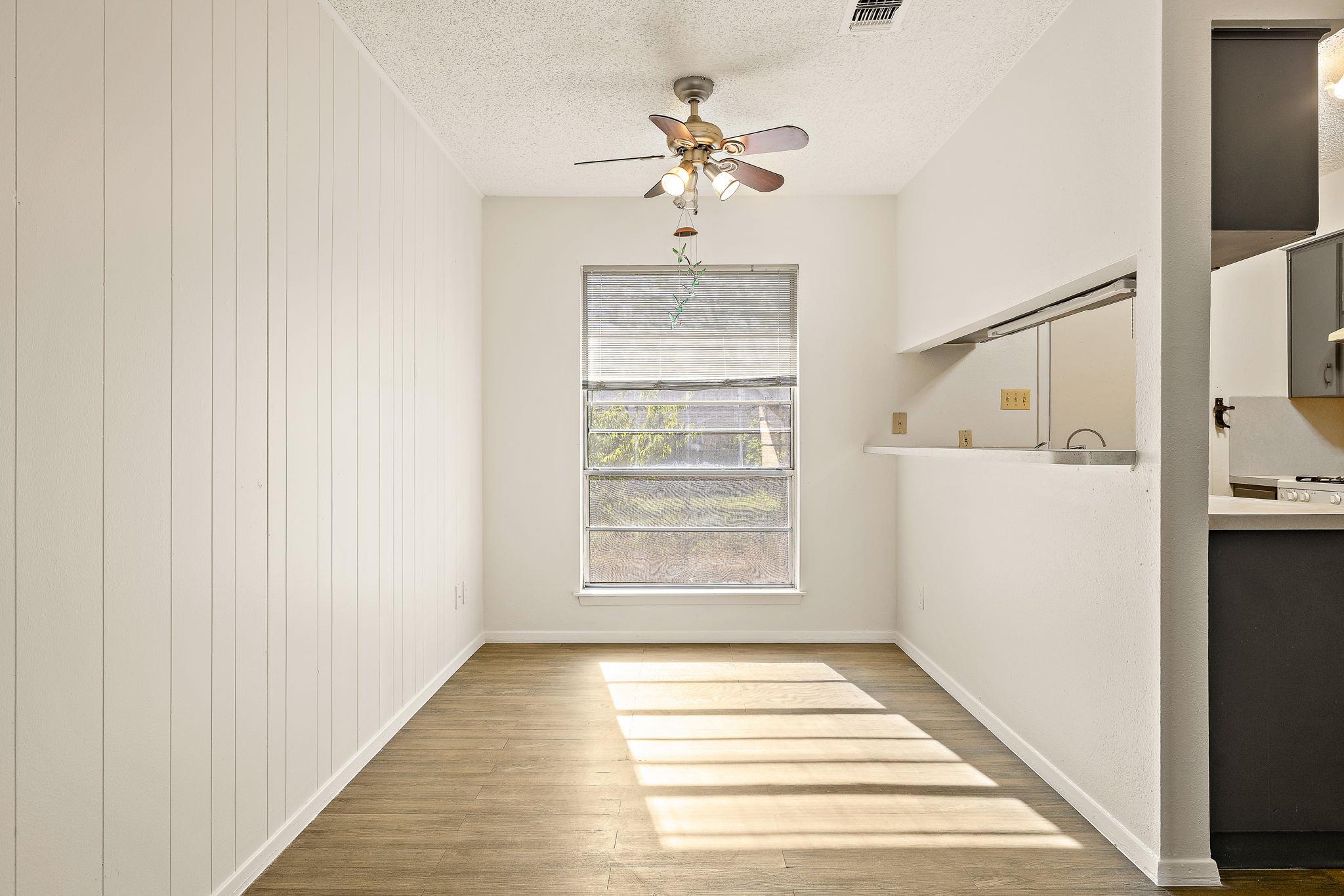 2402 Cottonwood Dr # B, Georgetown, TX 78628