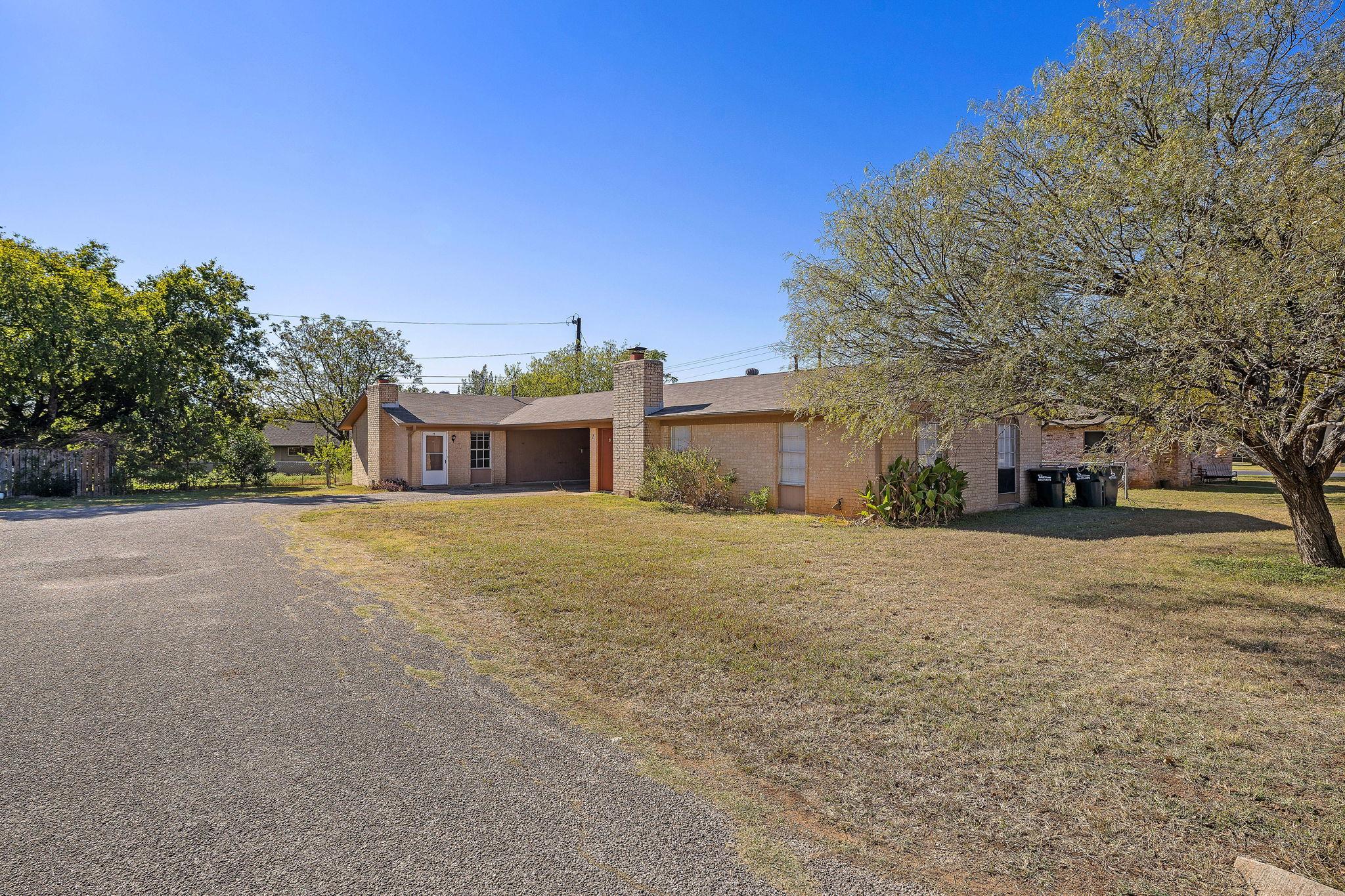 2402 Cottonwood Dr # B, Georgetown, TX 78628