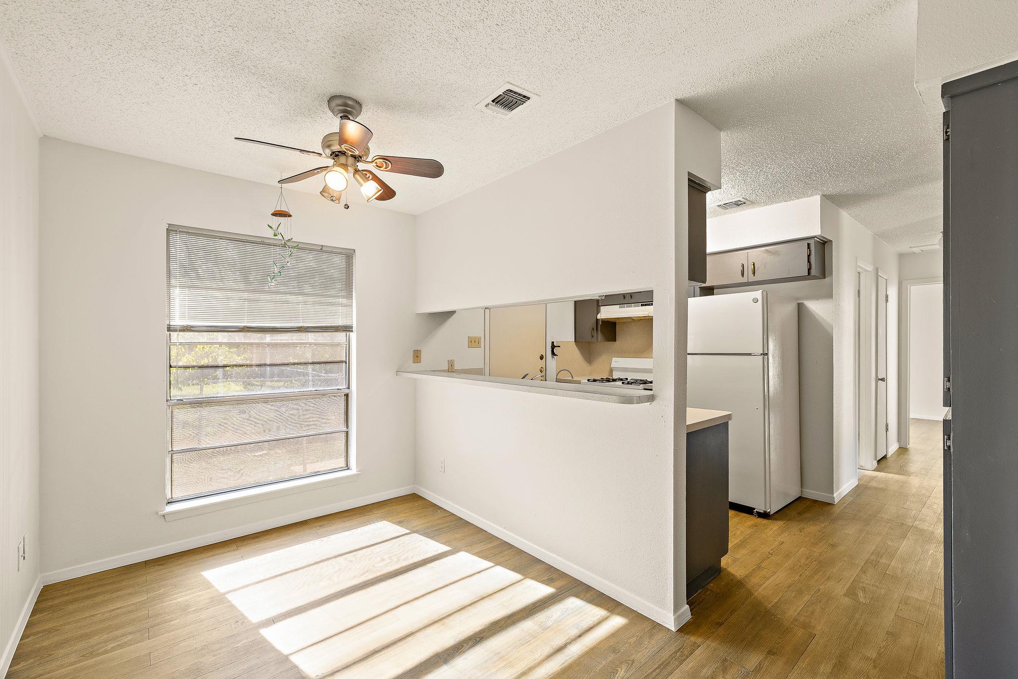 2402 Cottonwood Dr # B, Georgetown, TX 78628