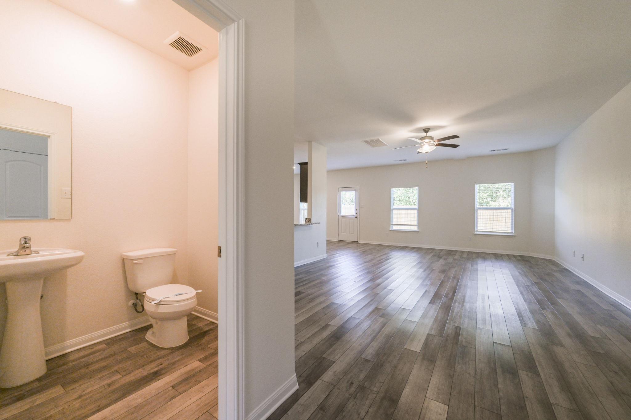 1102 Treeta Trl, Kyle, TX 78640