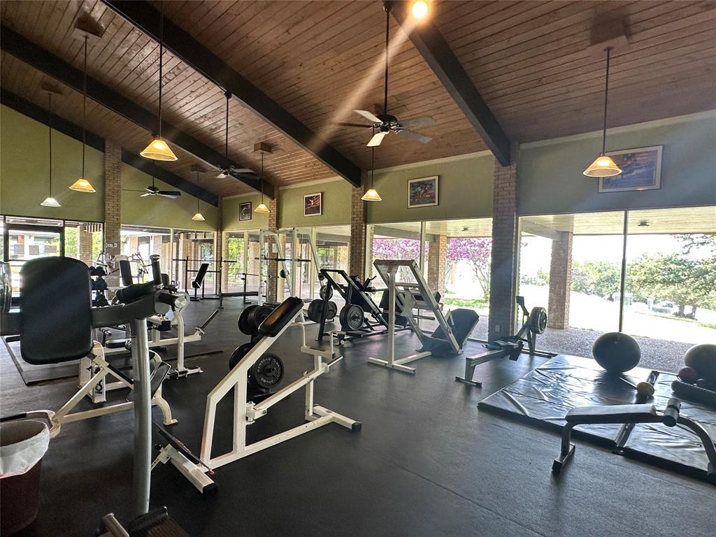 18904 Nicklaus Dr, Point Venture, TX 78645