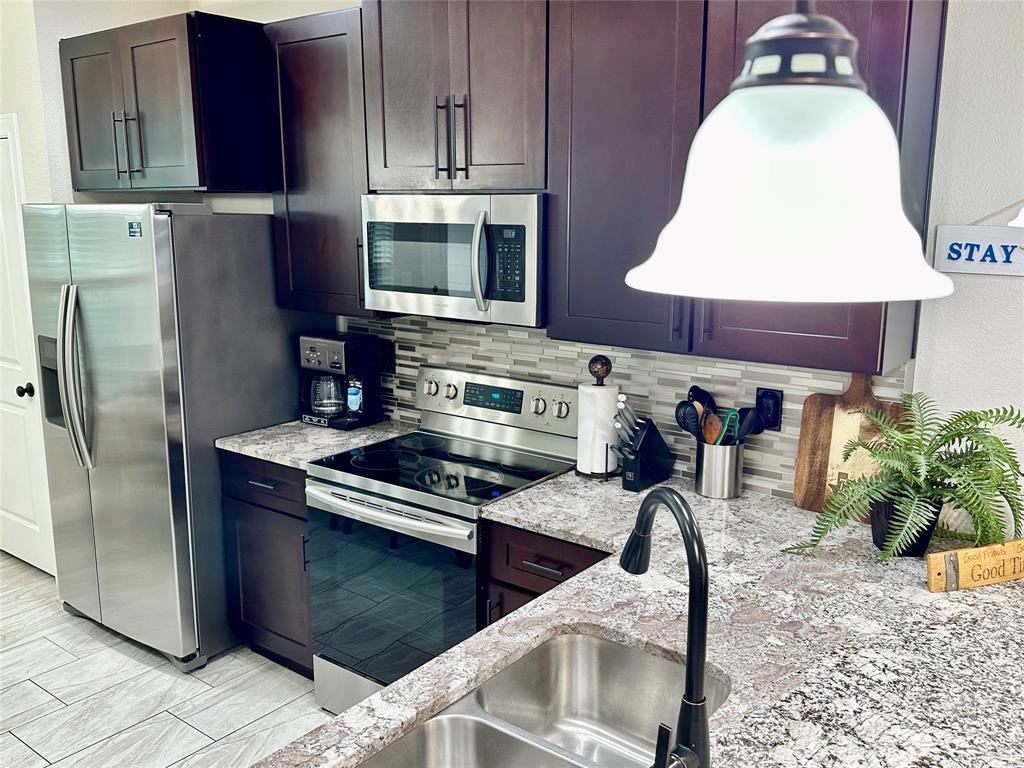 18904 Nicklaus Dr, Point Venture, TX 78645