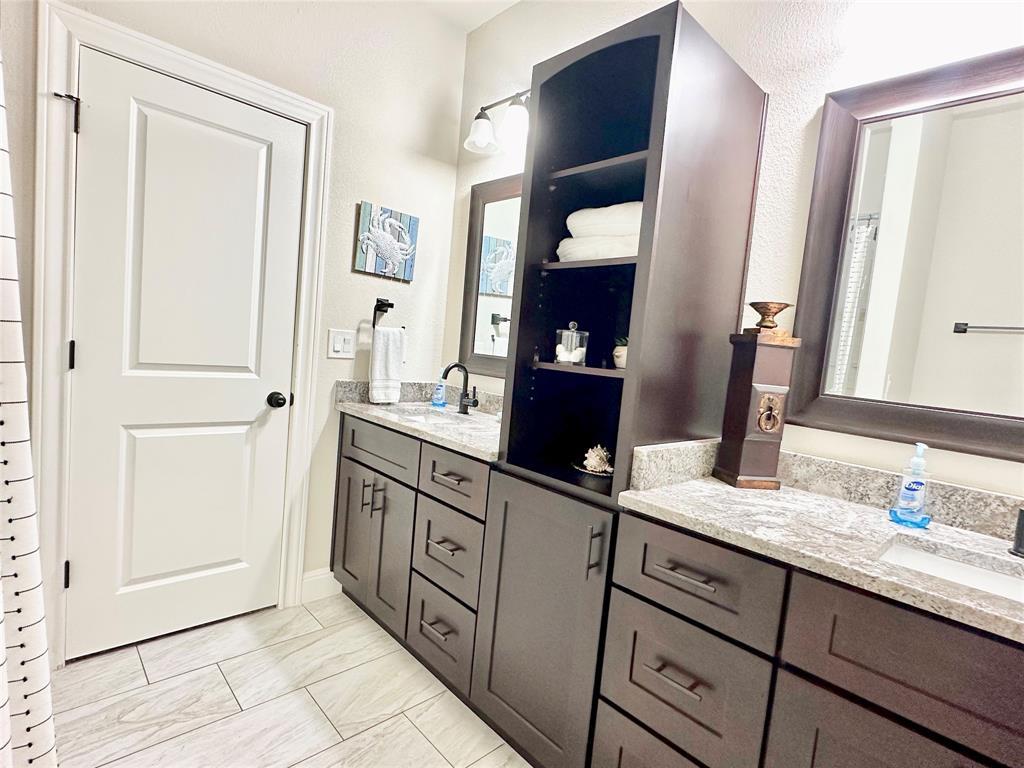 18904 Nicklaus Dr, Point Venture, TX 78645