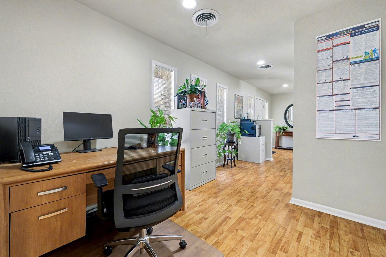 2406 Dawn Dr, Georgetown, TX 78628