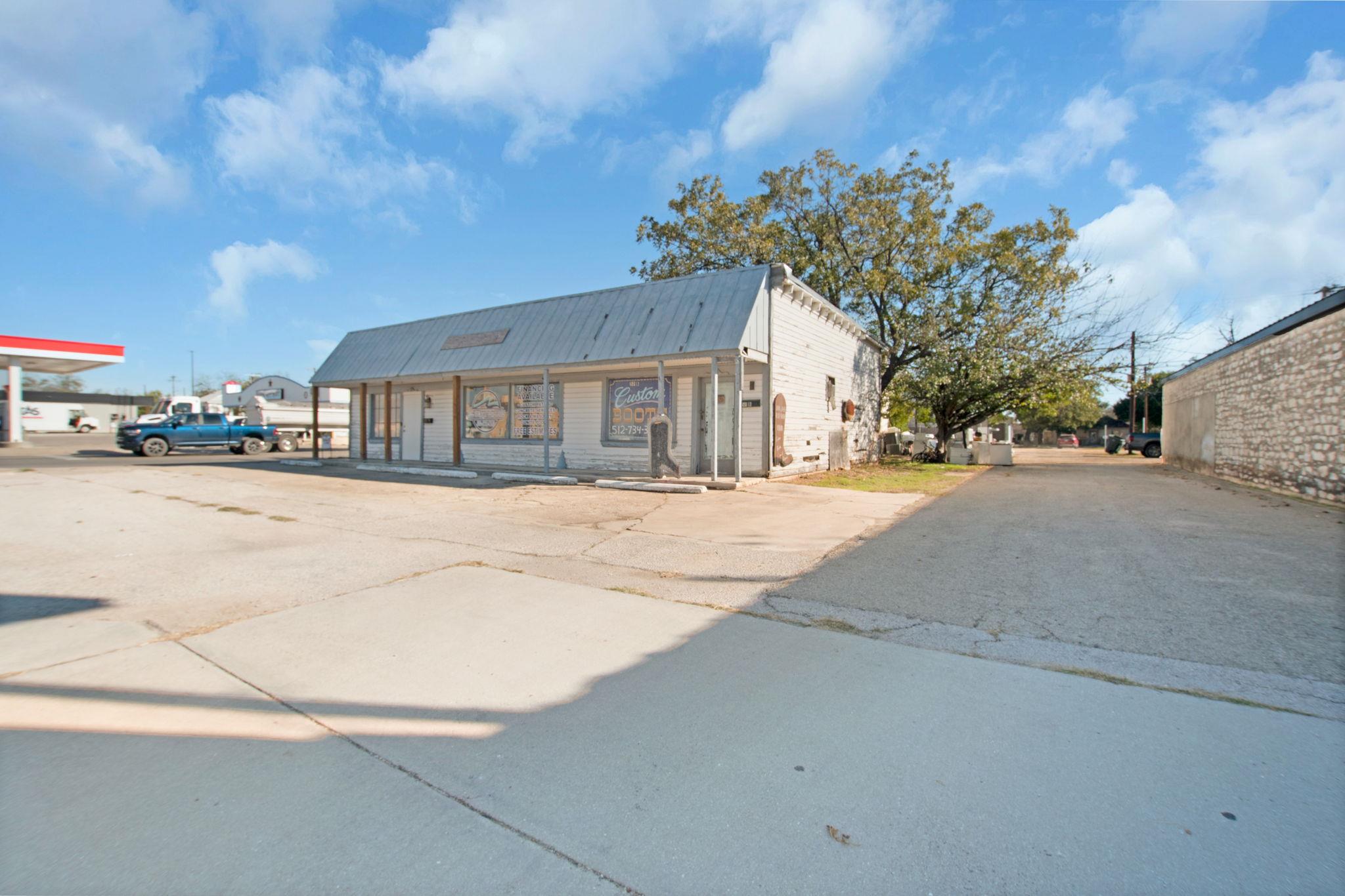 501 S Key Ave, Lampasas, TX 76550
