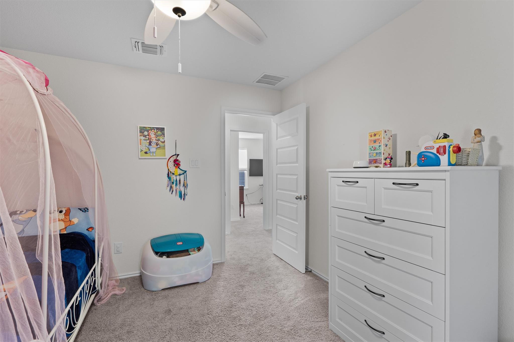 212 Katie Elder Dr, Jarrell, TX 76537