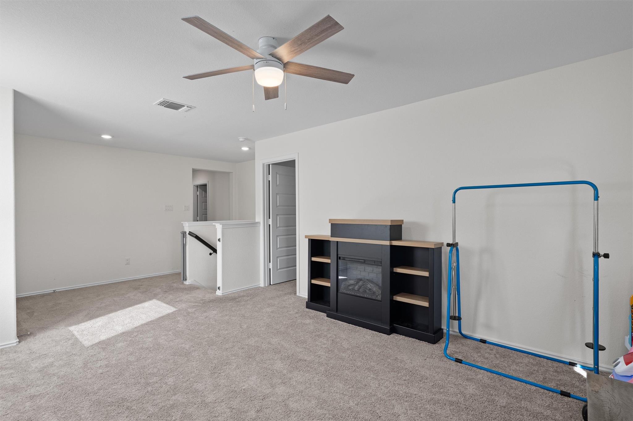 212 Katie Elder Dr, Jarrell, TX 76537