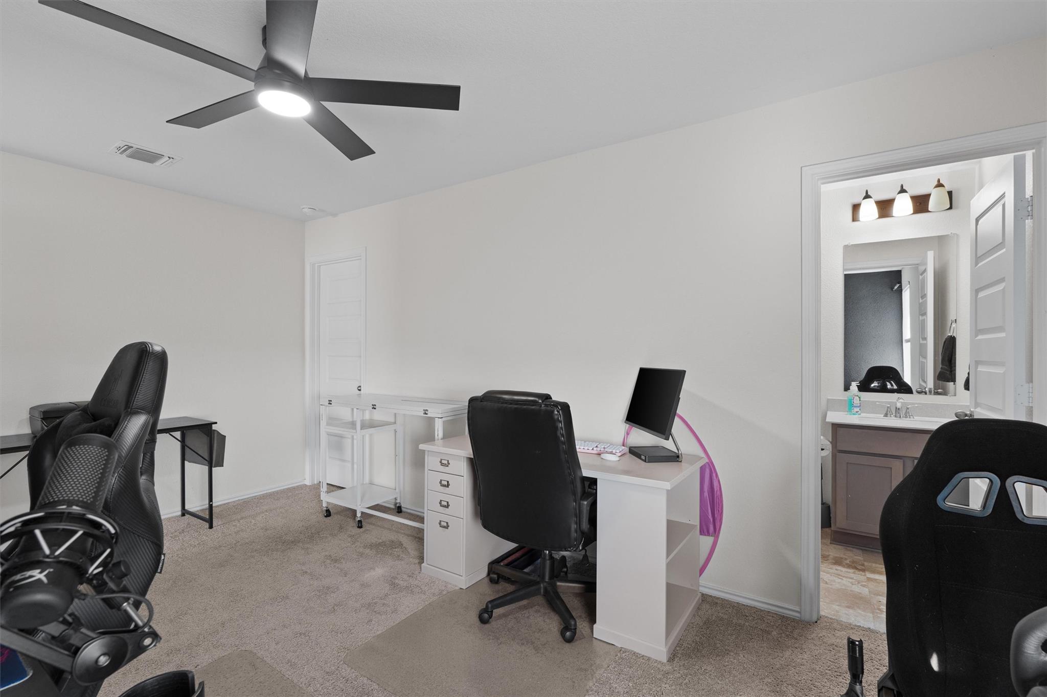 212 Katie Elder Dr, Jarrell, TX 76537