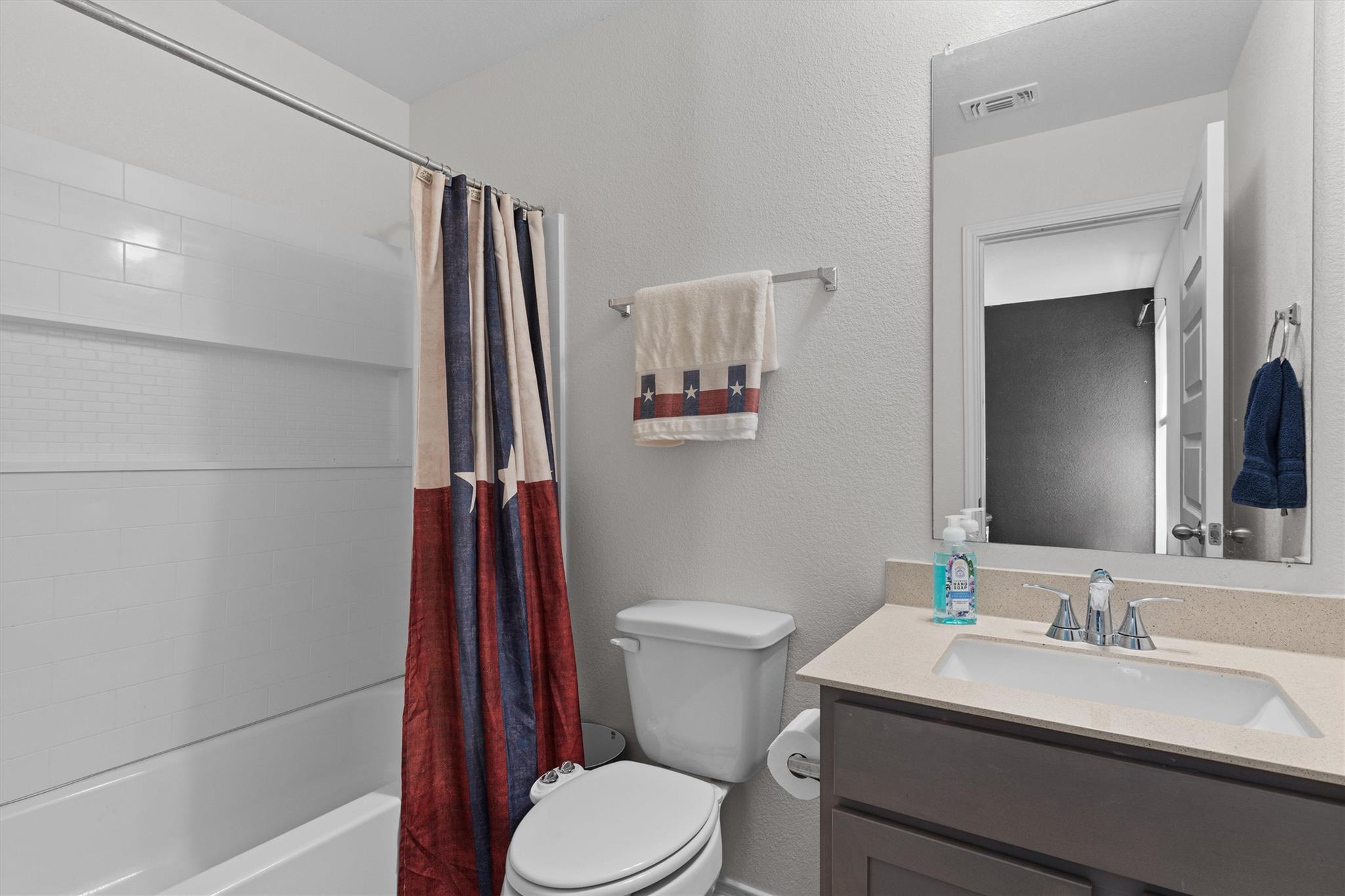 212 Katie Elder Dr, Jarrell, TX 76537