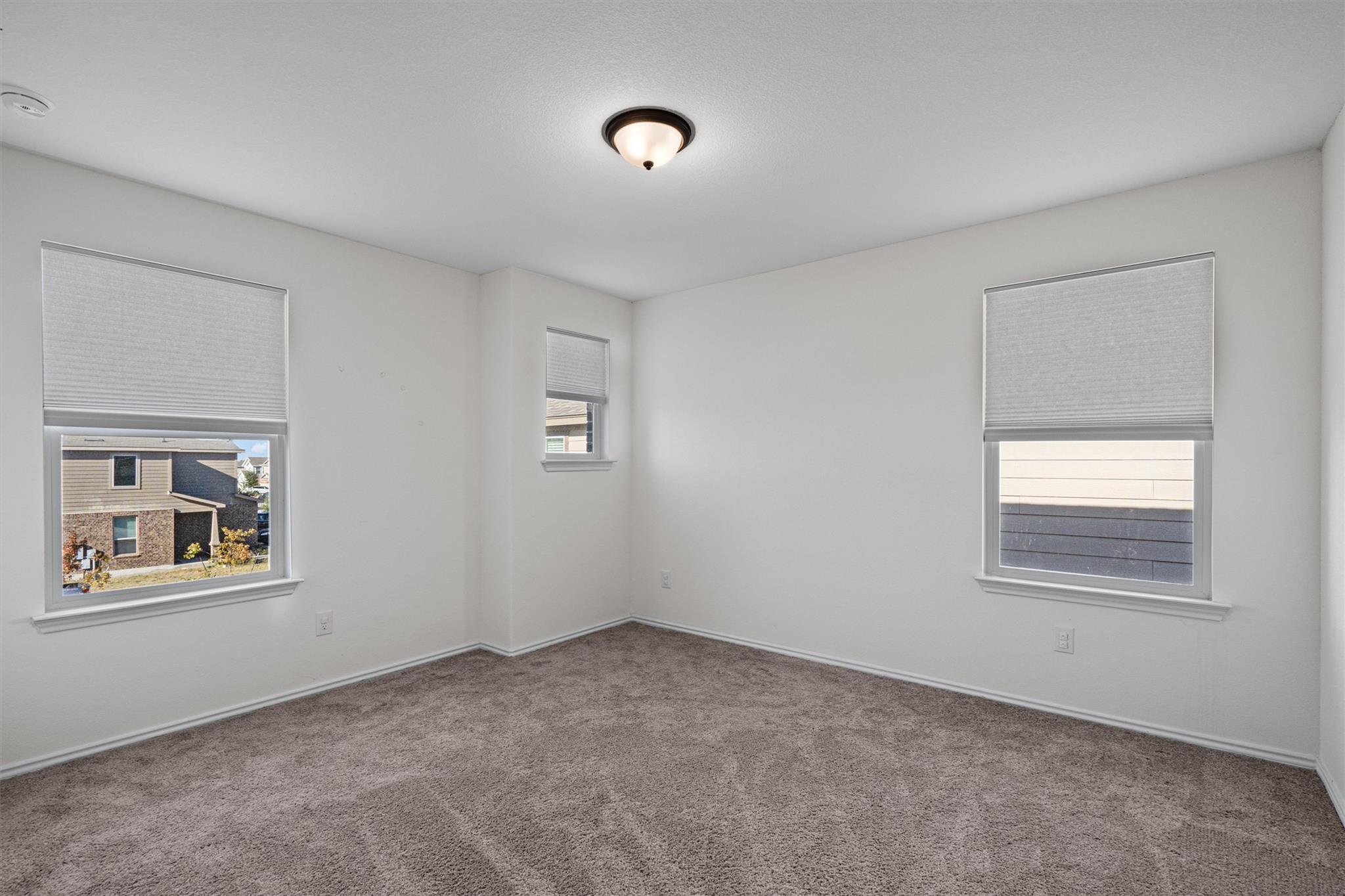 212 Katie Elder Dr, Jarrell, TX 76537