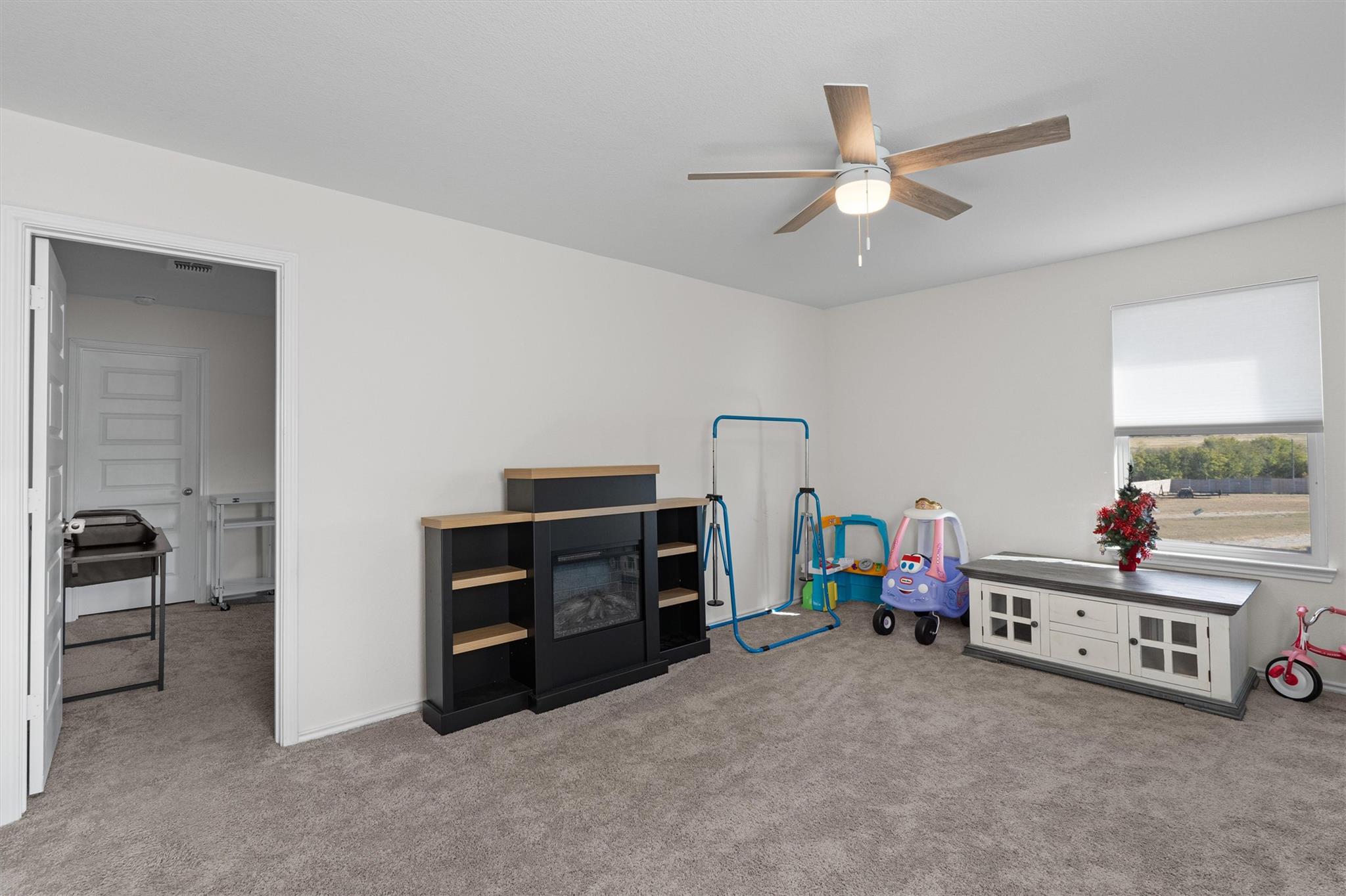 212 Katie Elder Dr, Jarrell, TX 76537