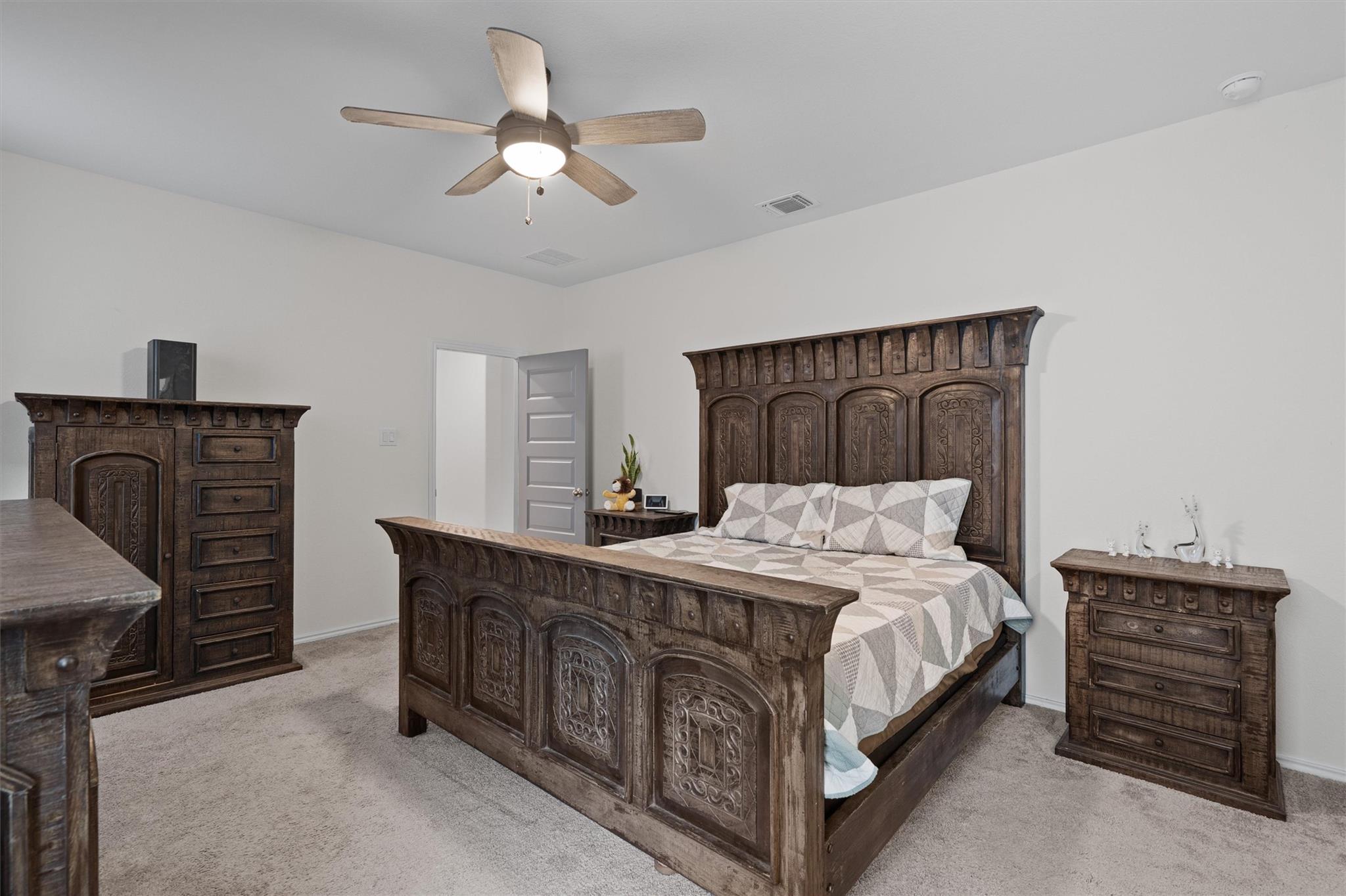 212 Katie Elder Dr, Jarrell, TX 76537