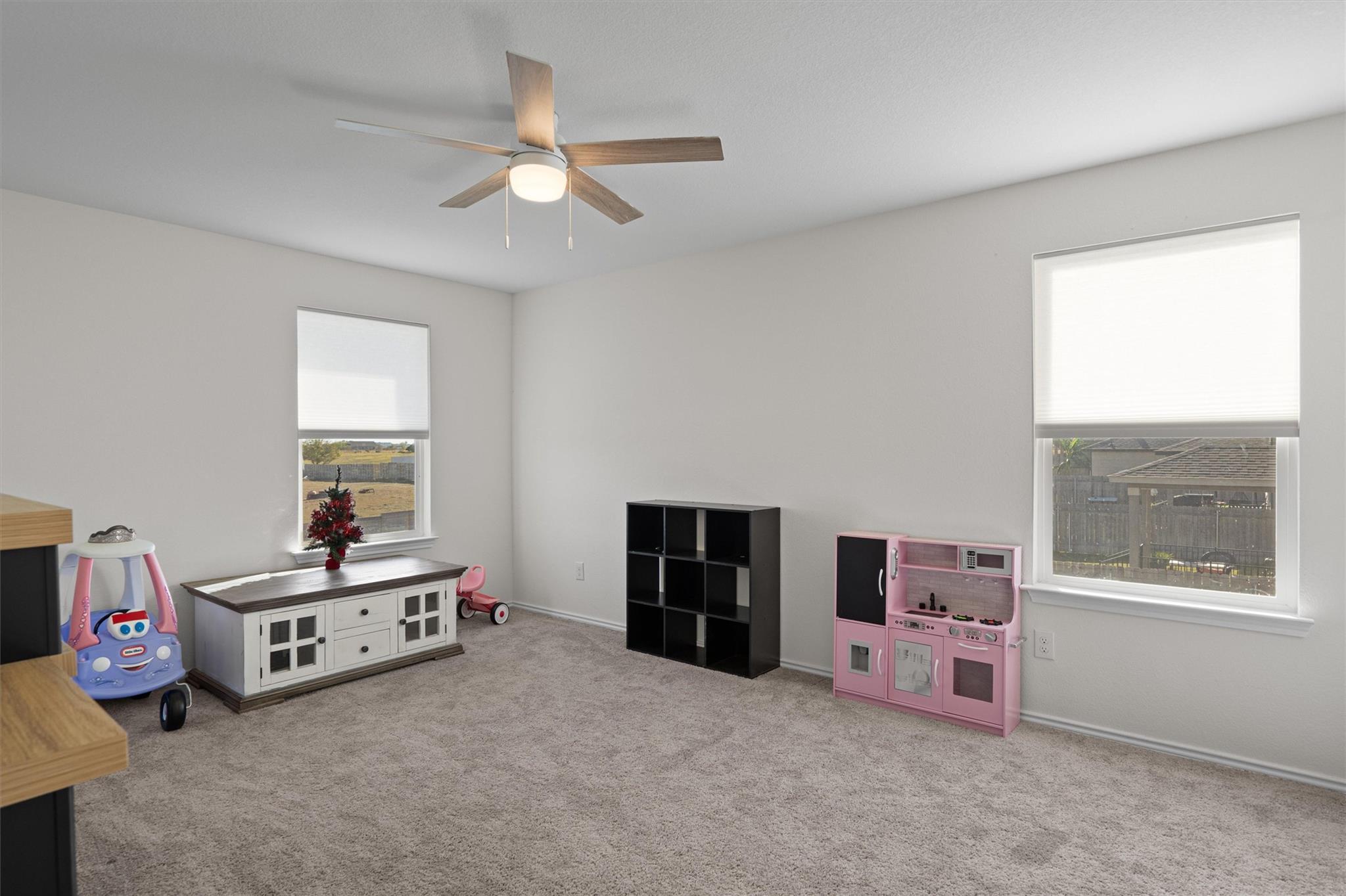 212 Katie Elder Dr, Jarrell, TX 76537