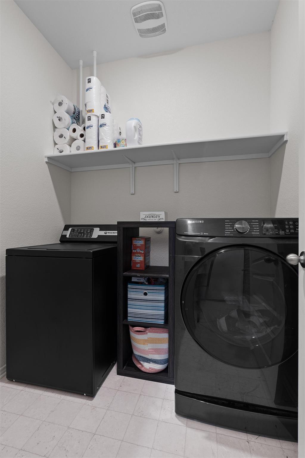 212 Katie Elder Dr, Jarrell, TX 76537