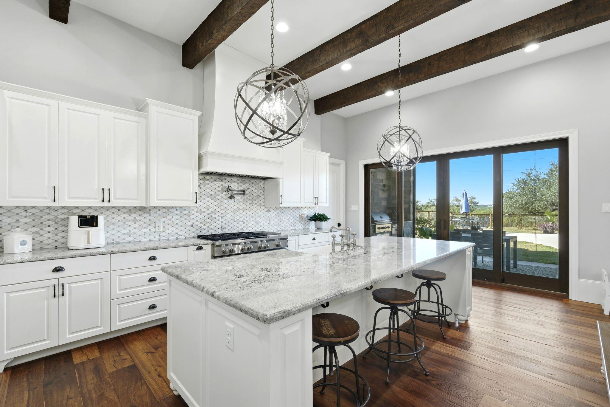 11601 Morningsun Dr, Austin, TX 78737