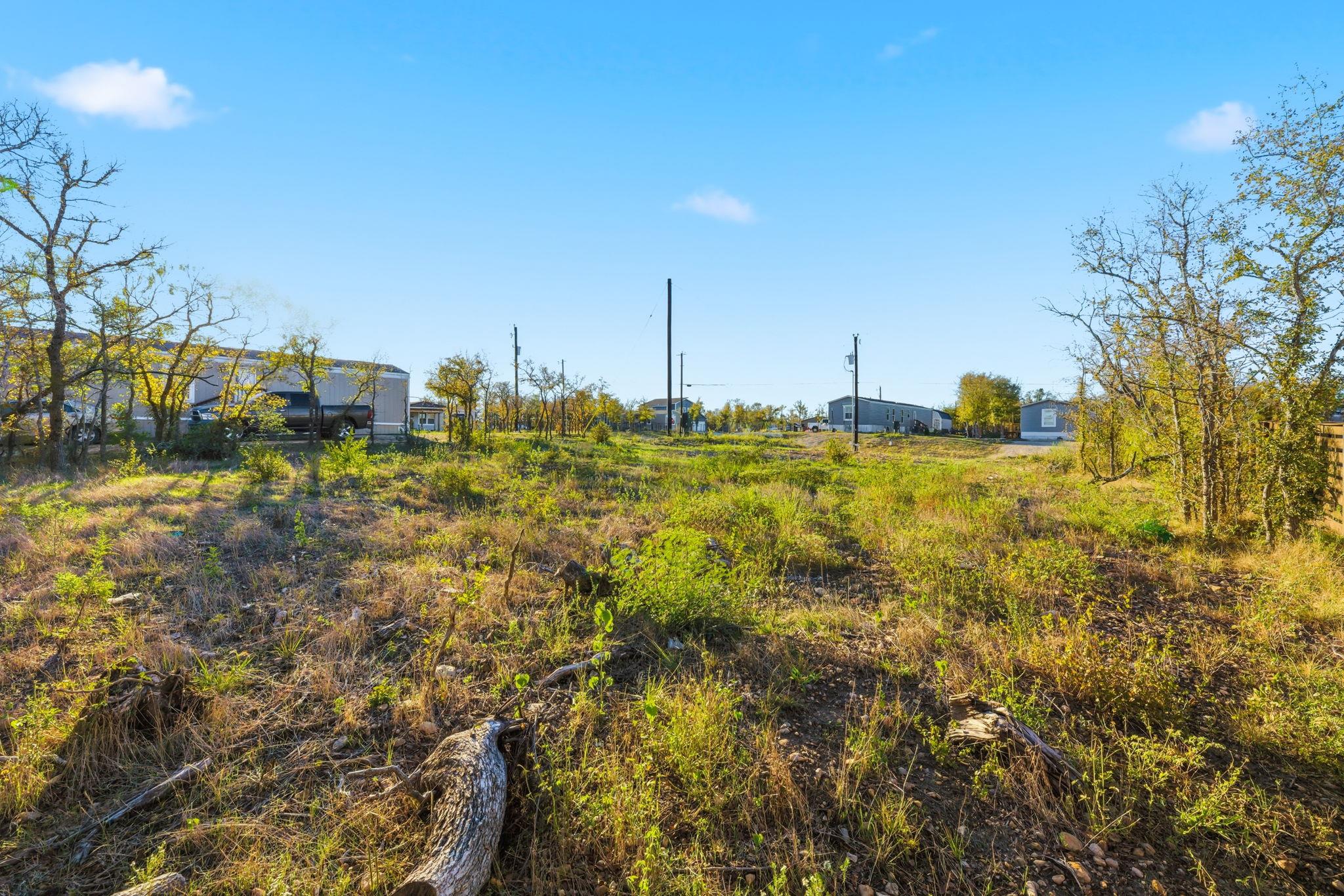 105 Agave Azul Cv, Dale, TX 78616