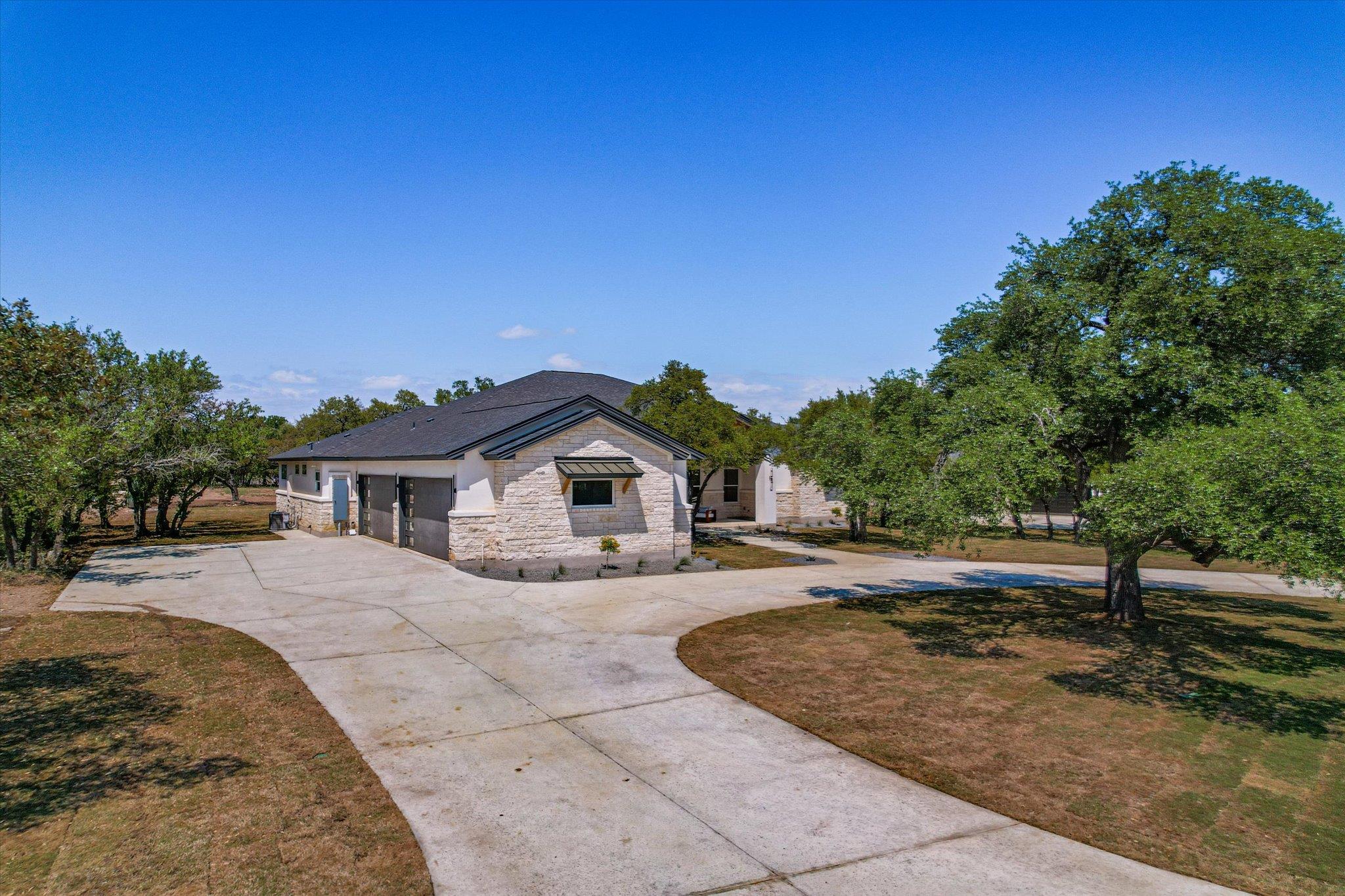410 Shady Tree Dr, Georgetown, TX 78633