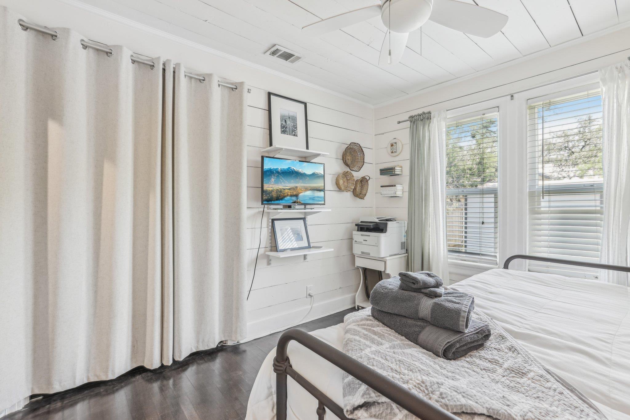 106 County Road 425, Spicewood, TX 78669