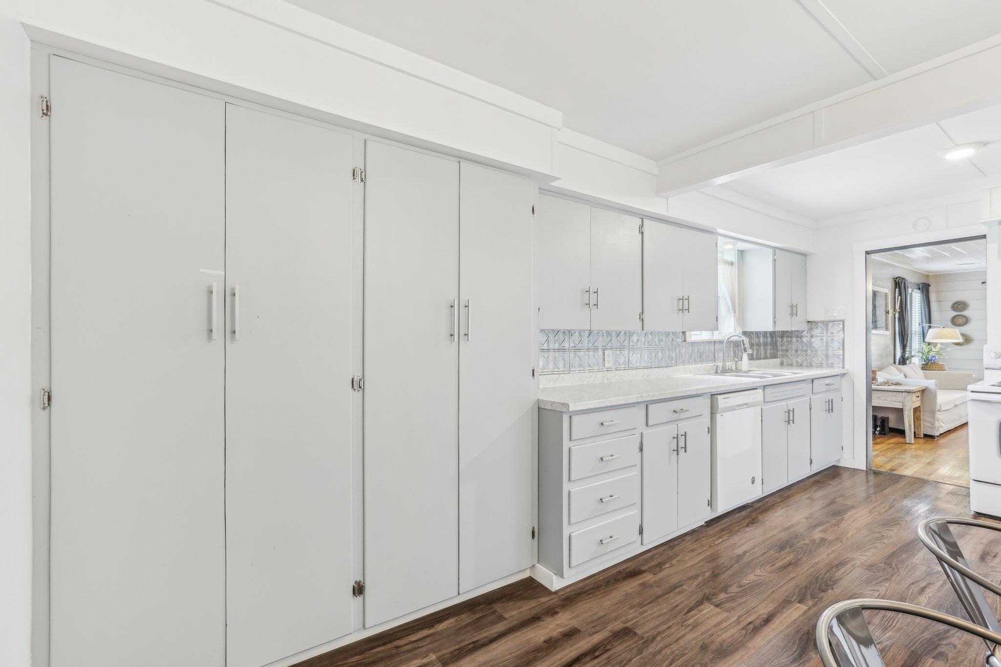 106 County Road 425, Spicewood, TX 78669