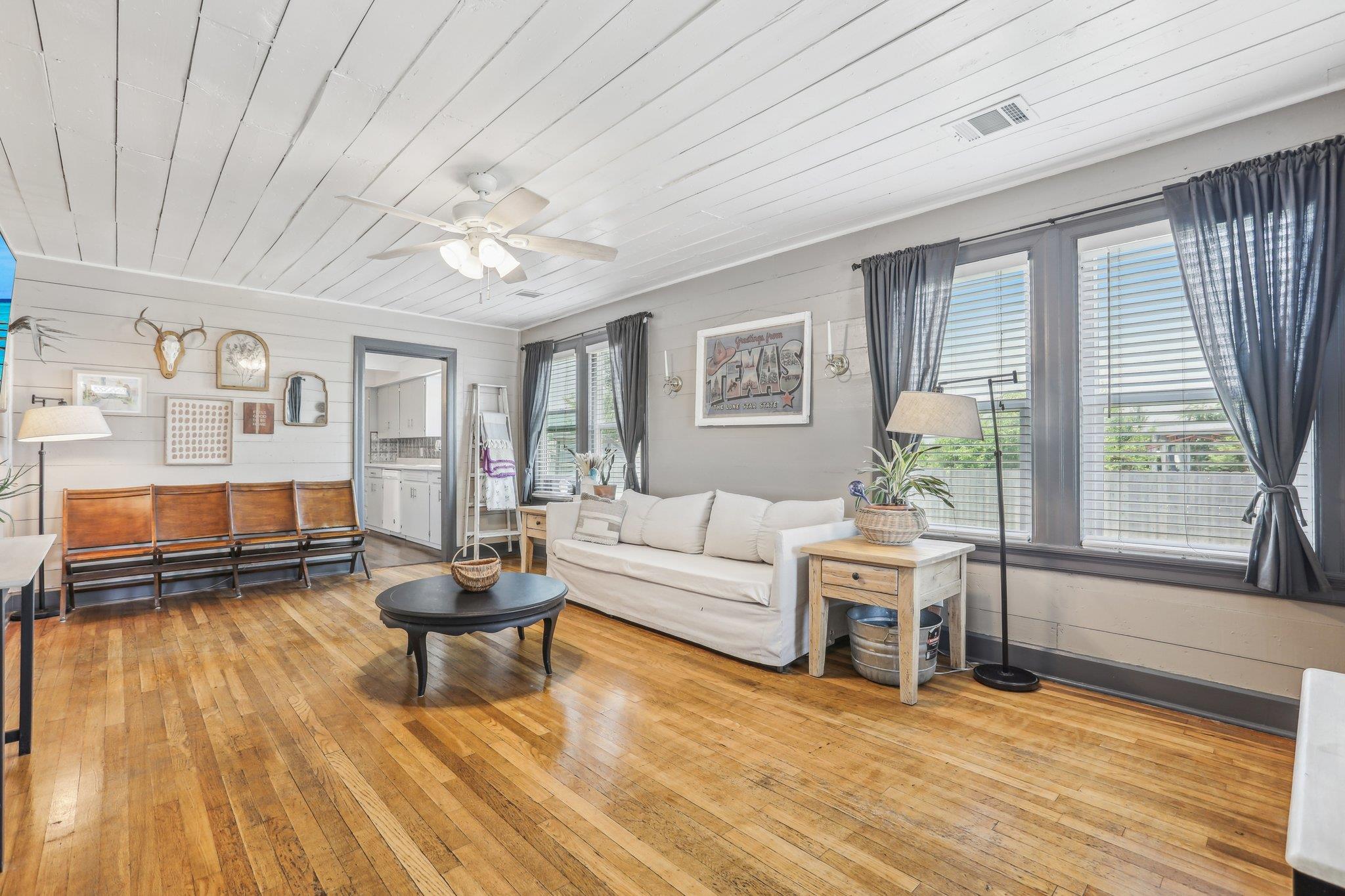 106 County Road 425, Spicewood, TX 78669