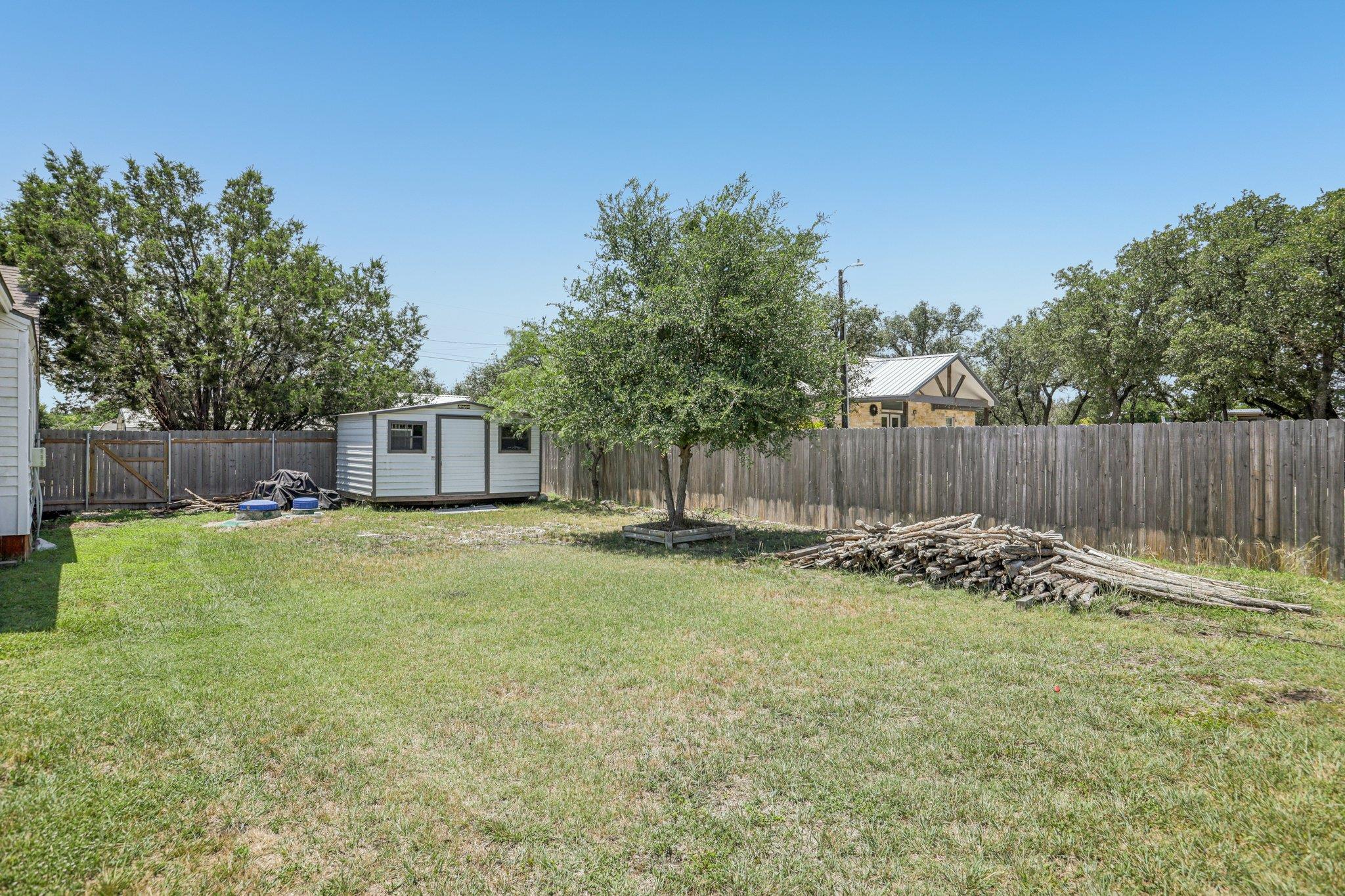 106 County Road 425, Spicewood, TX 78669
